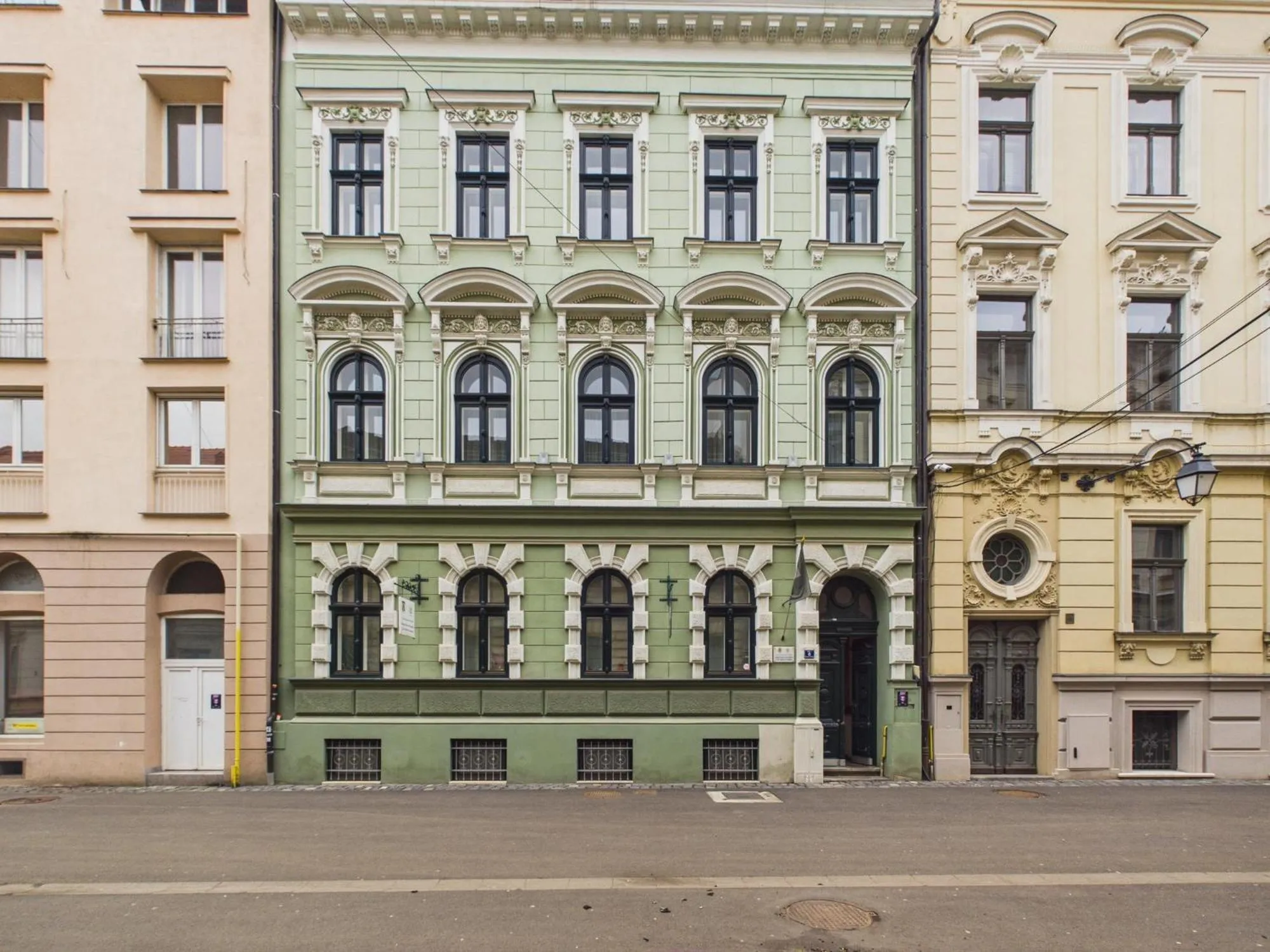Property building in Apart No 6