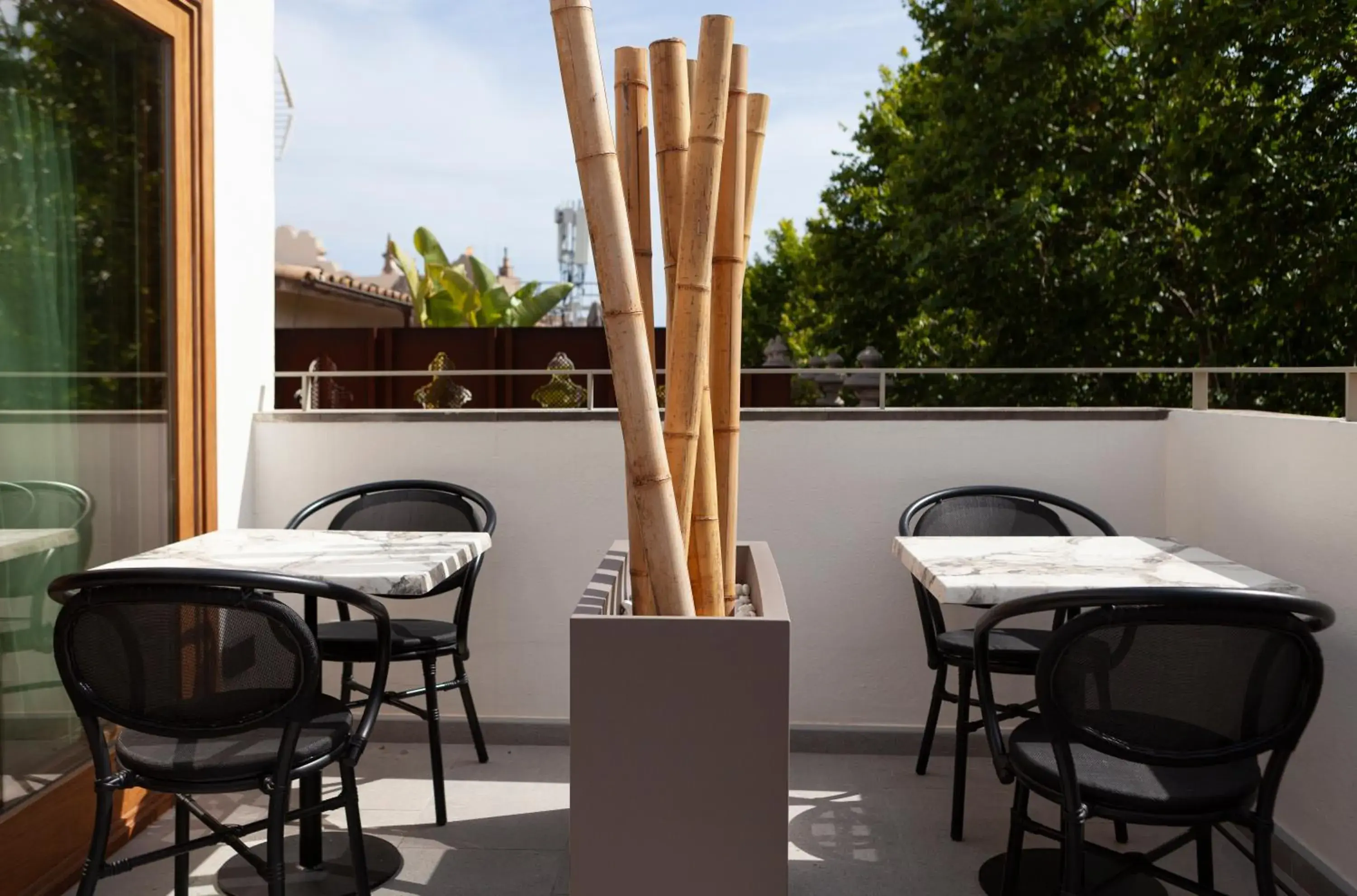 Lounge or bar in Nivia Born Boutique Hotel Lounge or bar in Nivia Born Boutique Hotel