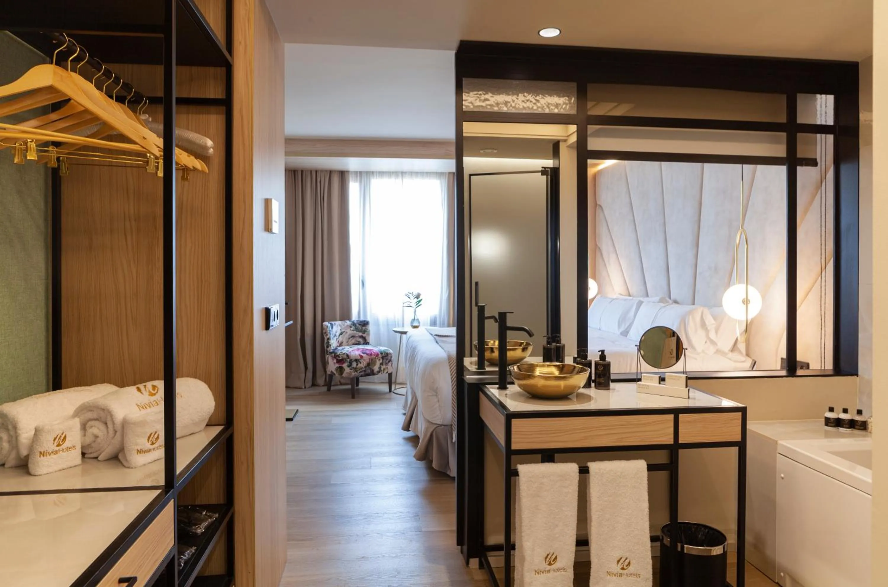 Photo of the whole room, Bed in Nivia Born Boutique Hotel