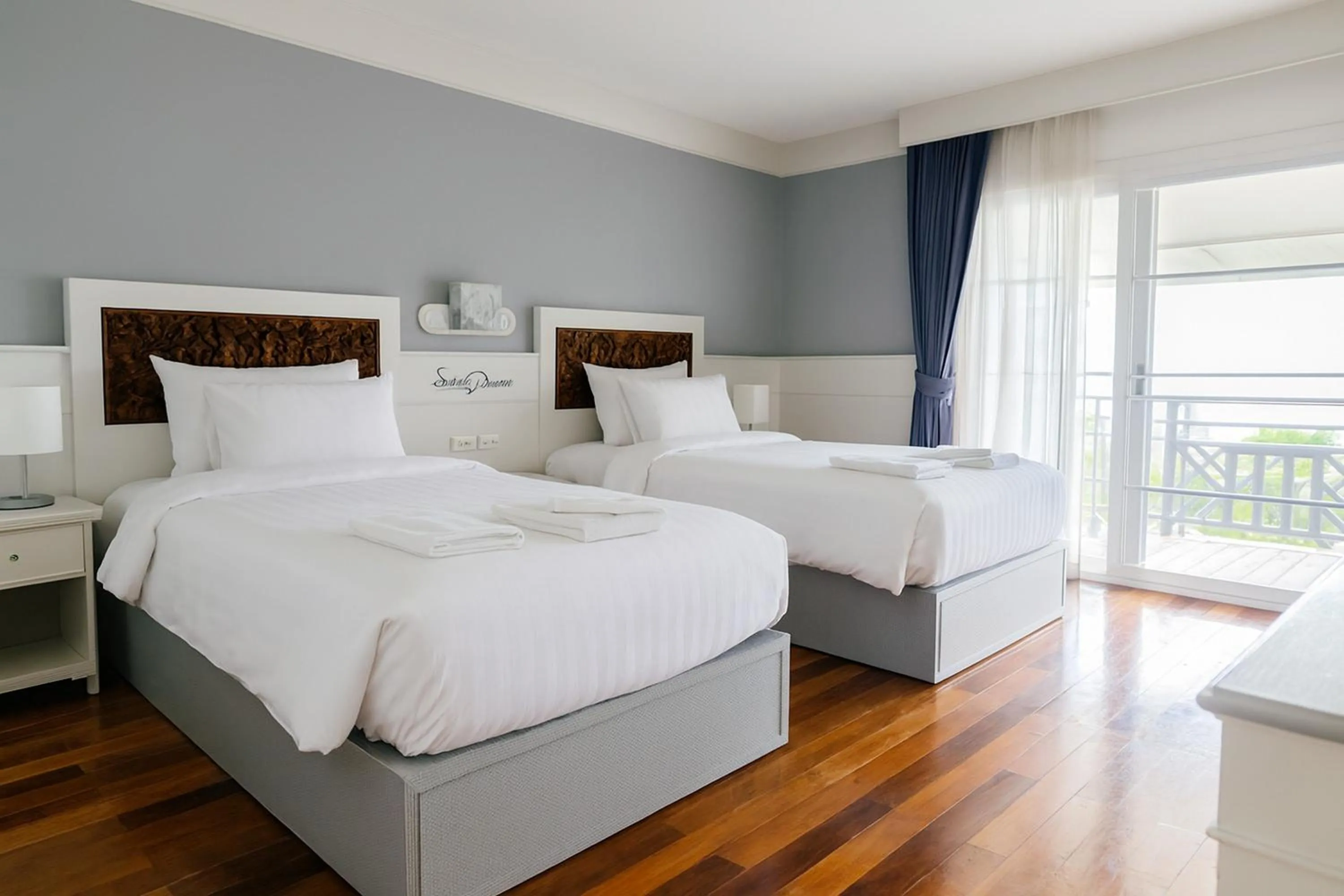 Bed in River Breeze Chiangsaen