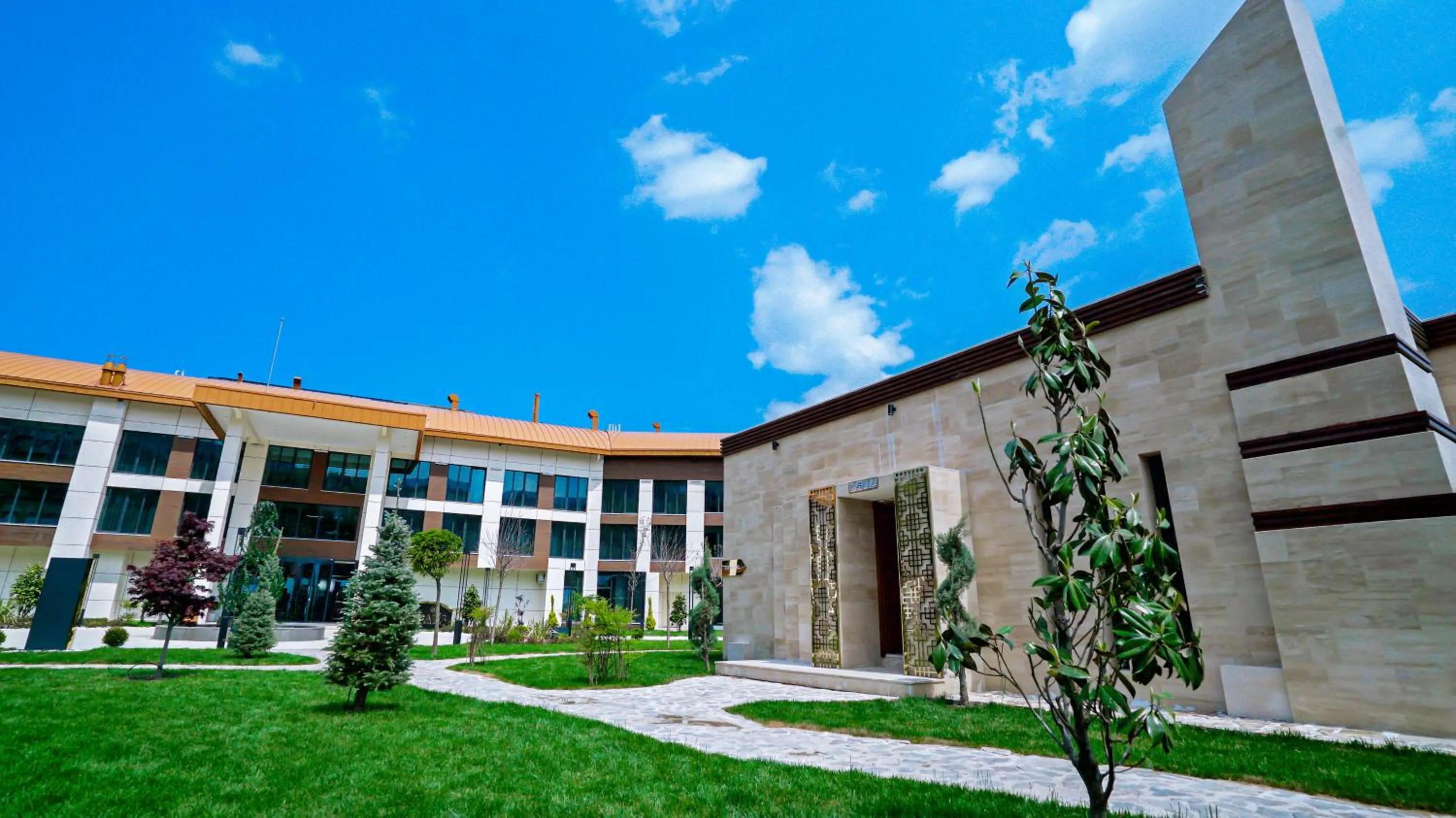 Facade/entrance in Cabir Deluxe Hotel Sapanca