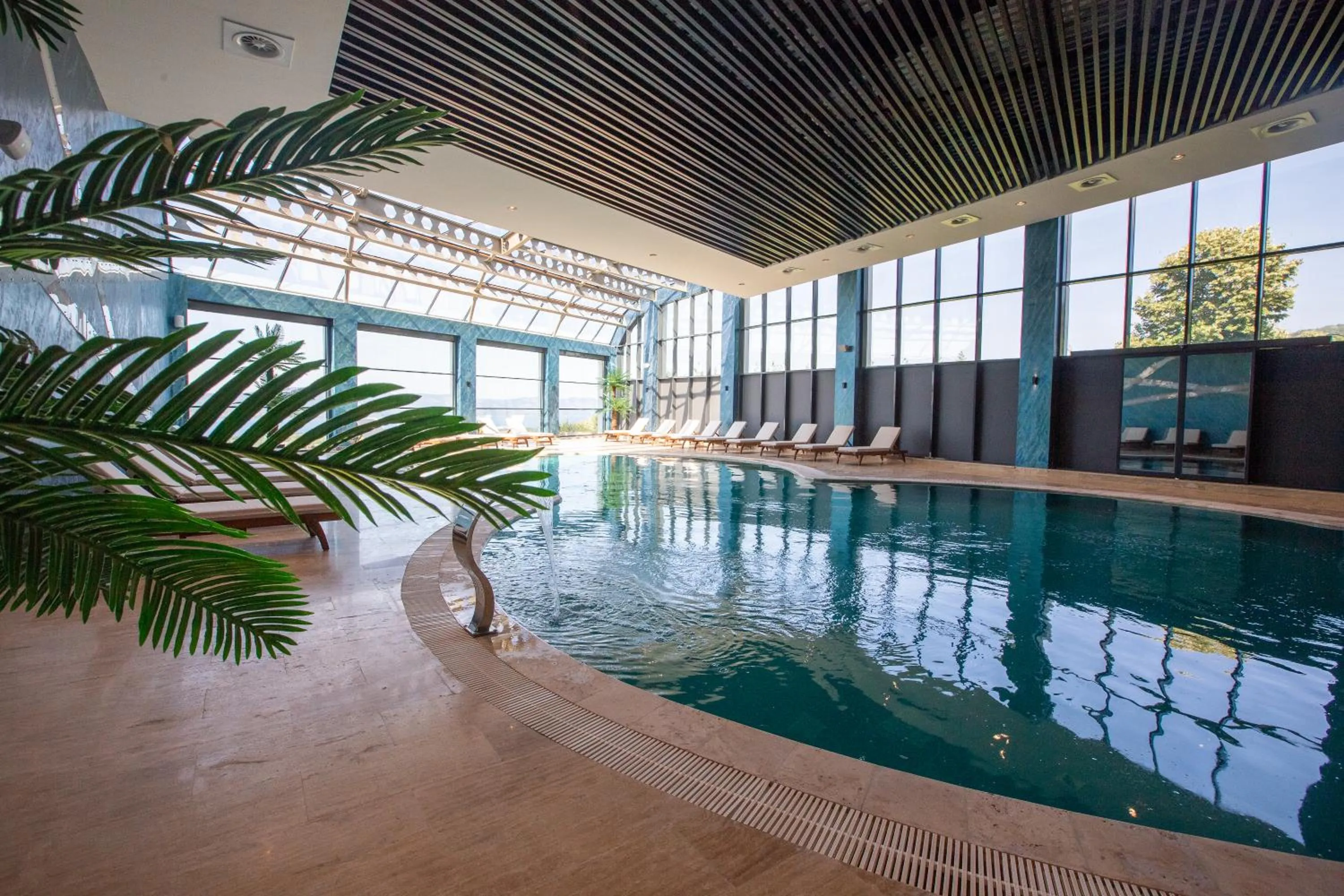 Swimming pool in Cabir Deluxe Hotel Sapanca