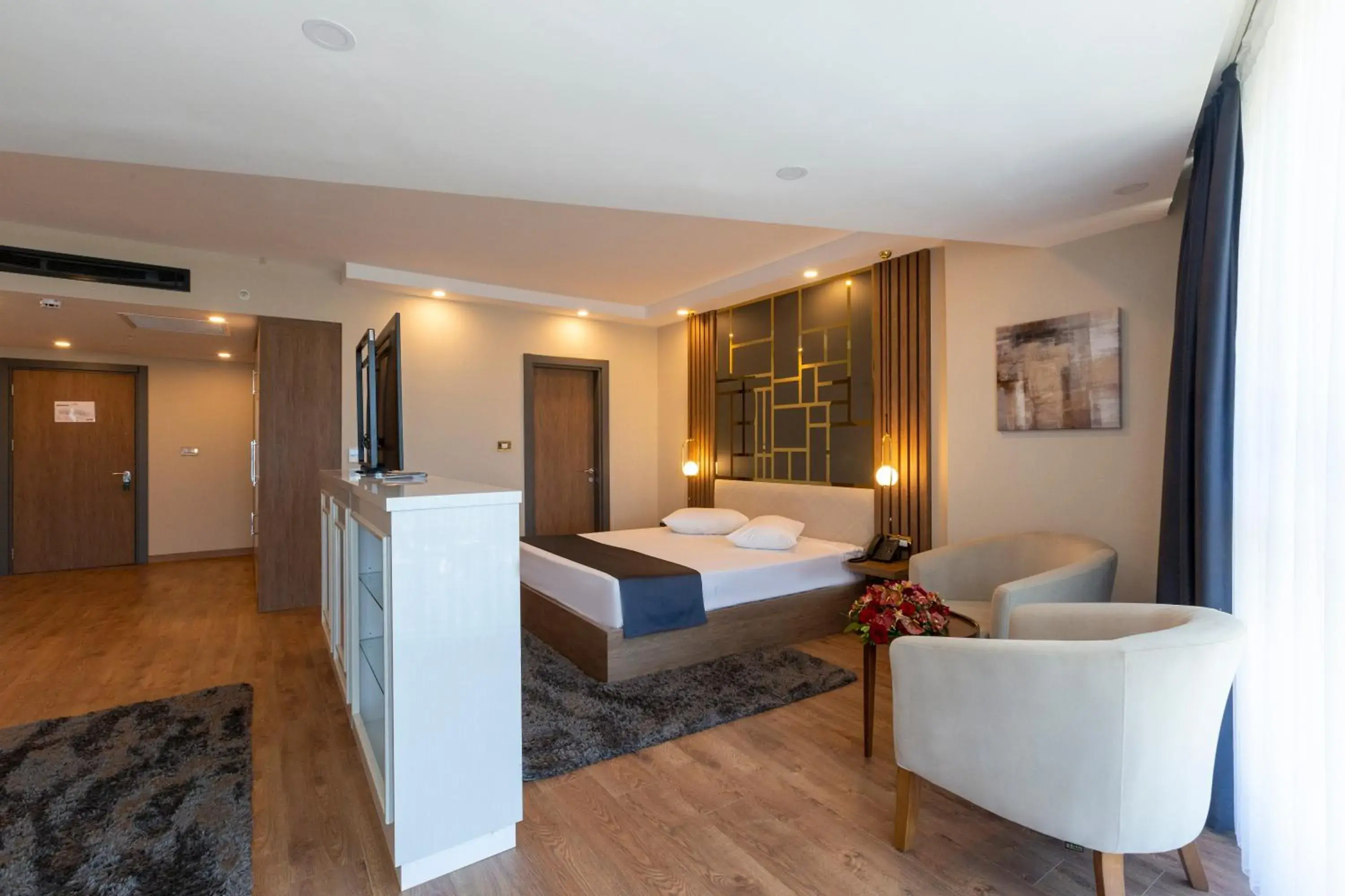 Premium Deluxe Room with Lake View in Cabir Deluxe Hotel Sapanca Premium Deluxe Room with Lake View in Cabir Deluxe Hotel Sapanca