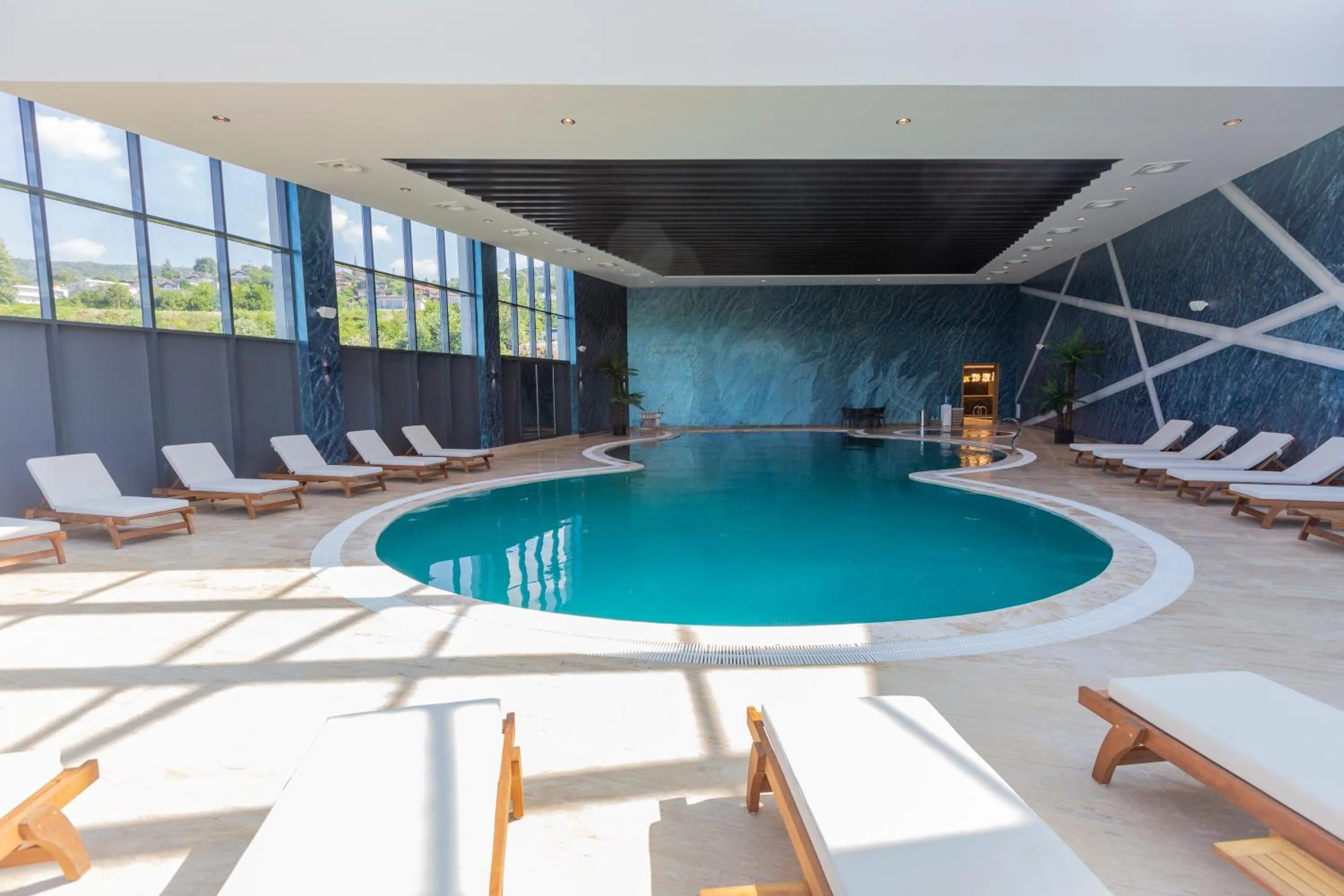 Swimming pool in Cabir Deluxe Hotel Sapanca