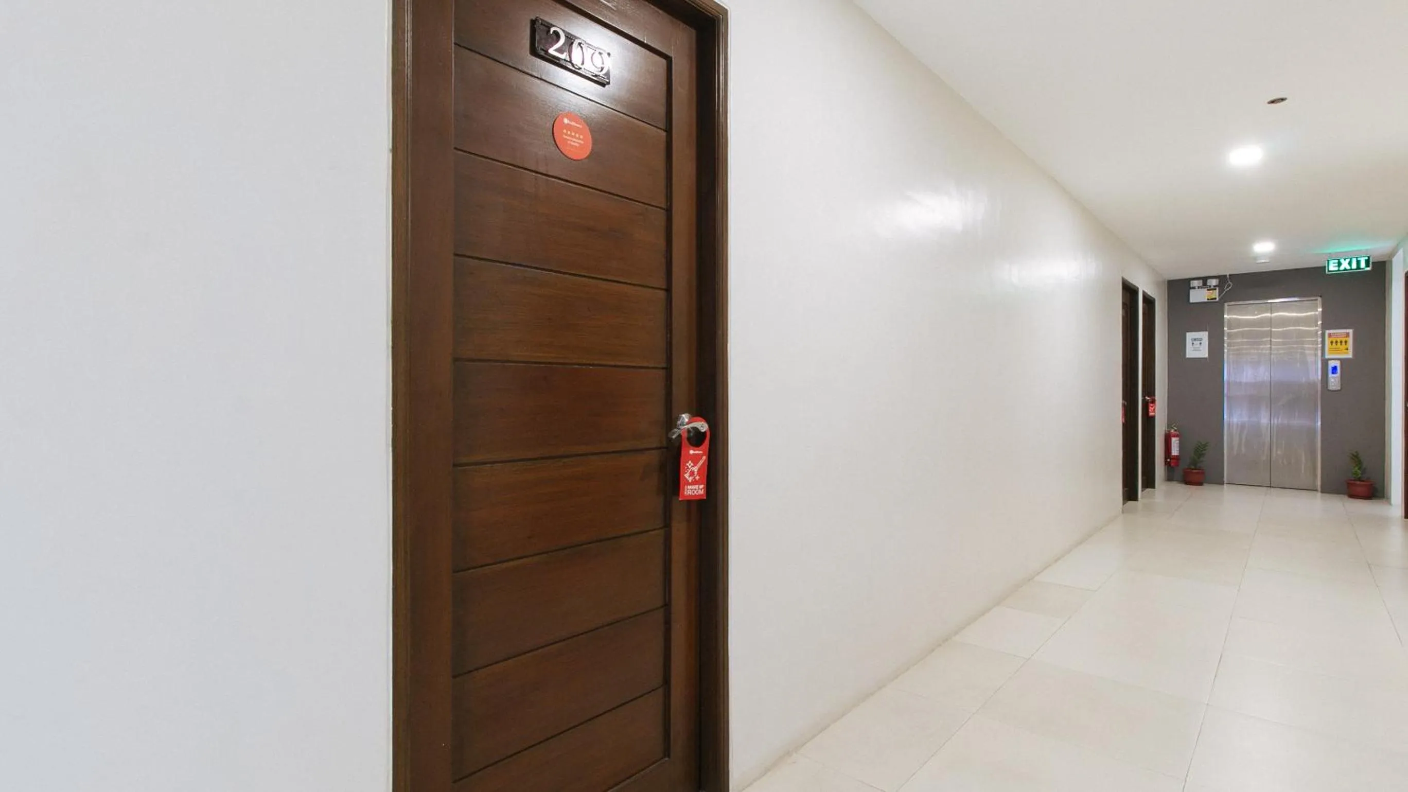 Floor plan in RedDoorz near Fernwoods Garden Quezon City