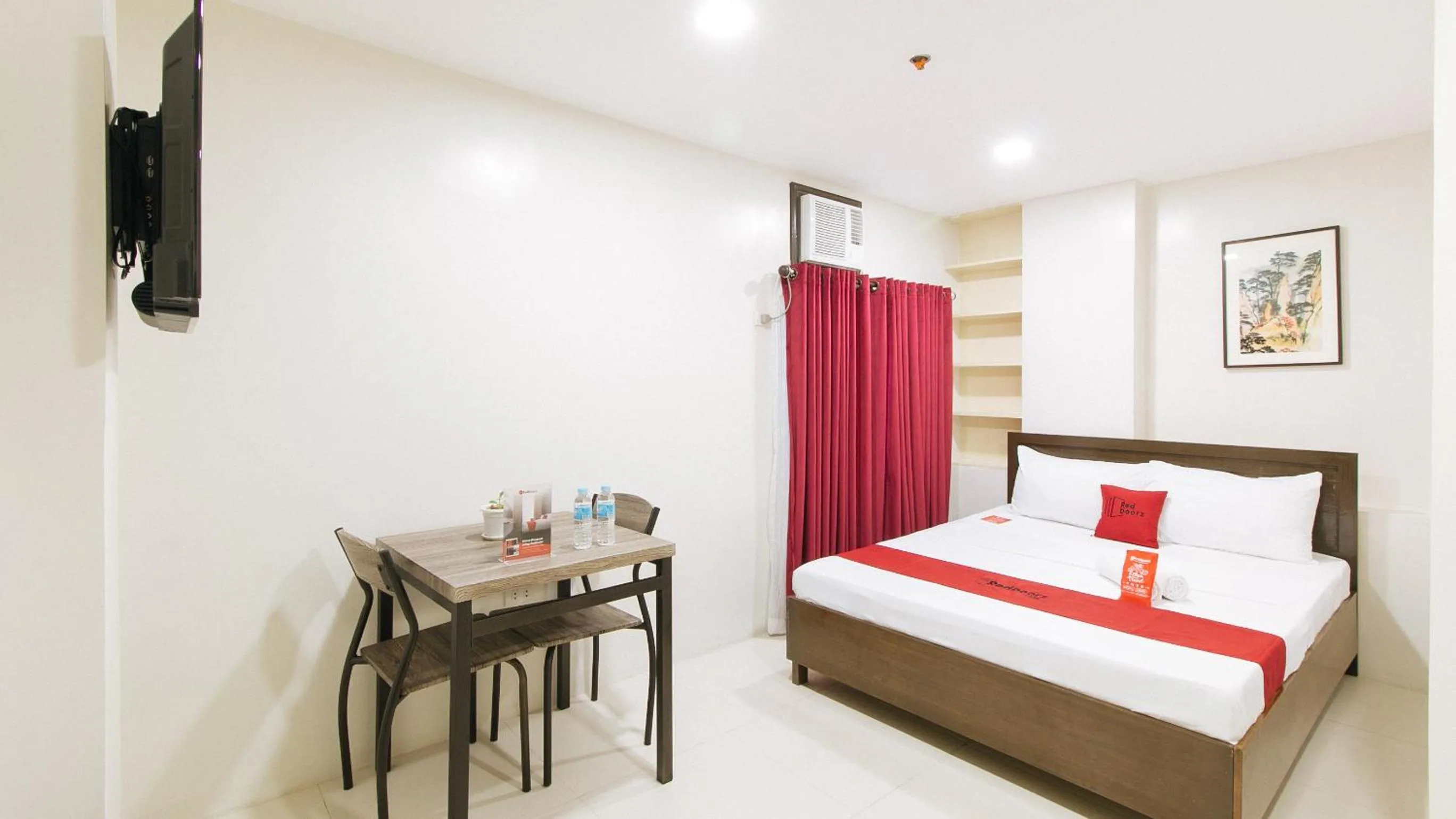 Photo of the whole room, Bed in RedDoorz near Fernwoods Garden Quezon City