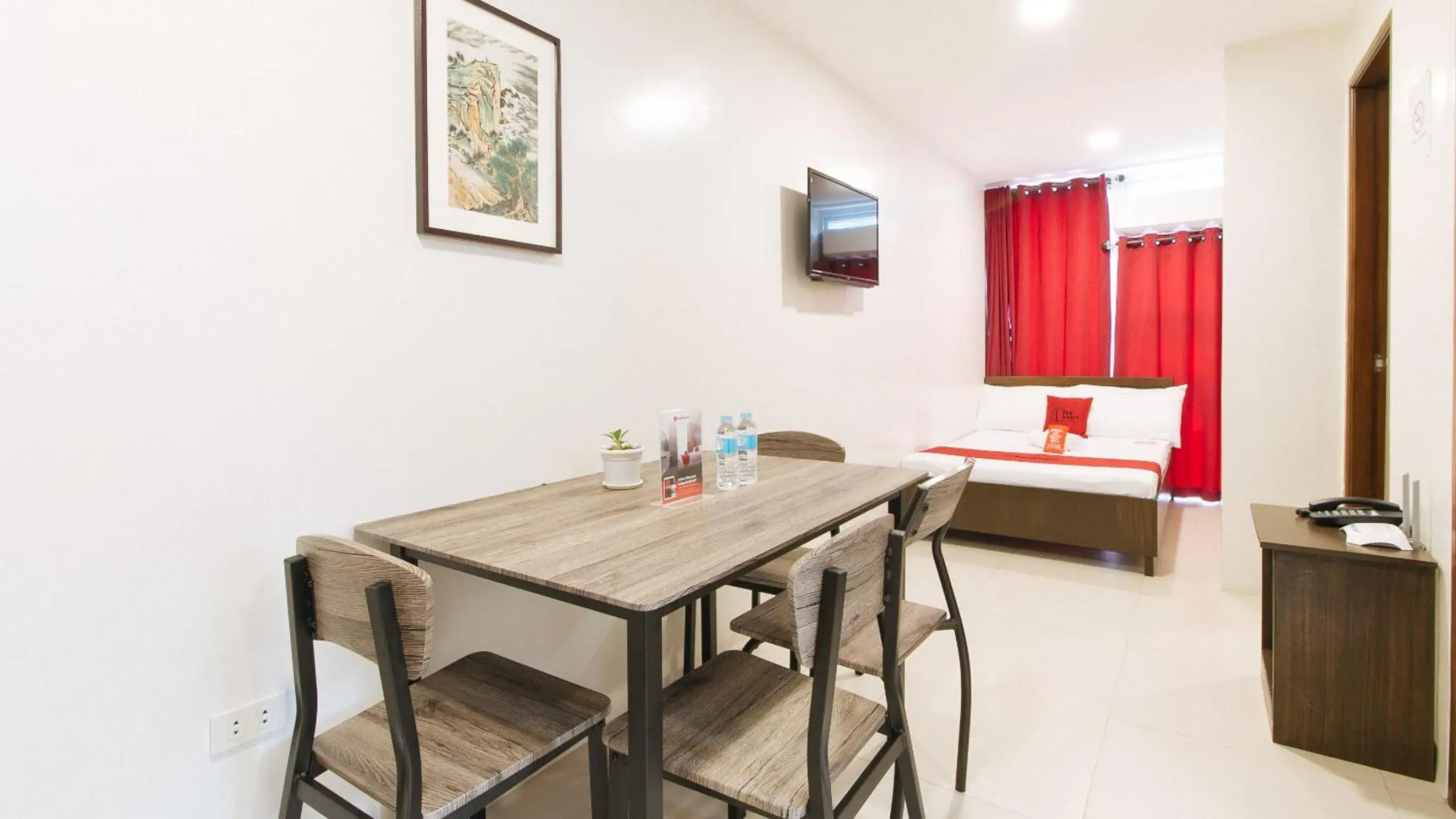 Family Room in RedDoorz near Fernwoods Garden Quezon City Family Room in RedDoorz near Fernwoods Garden Quezon City