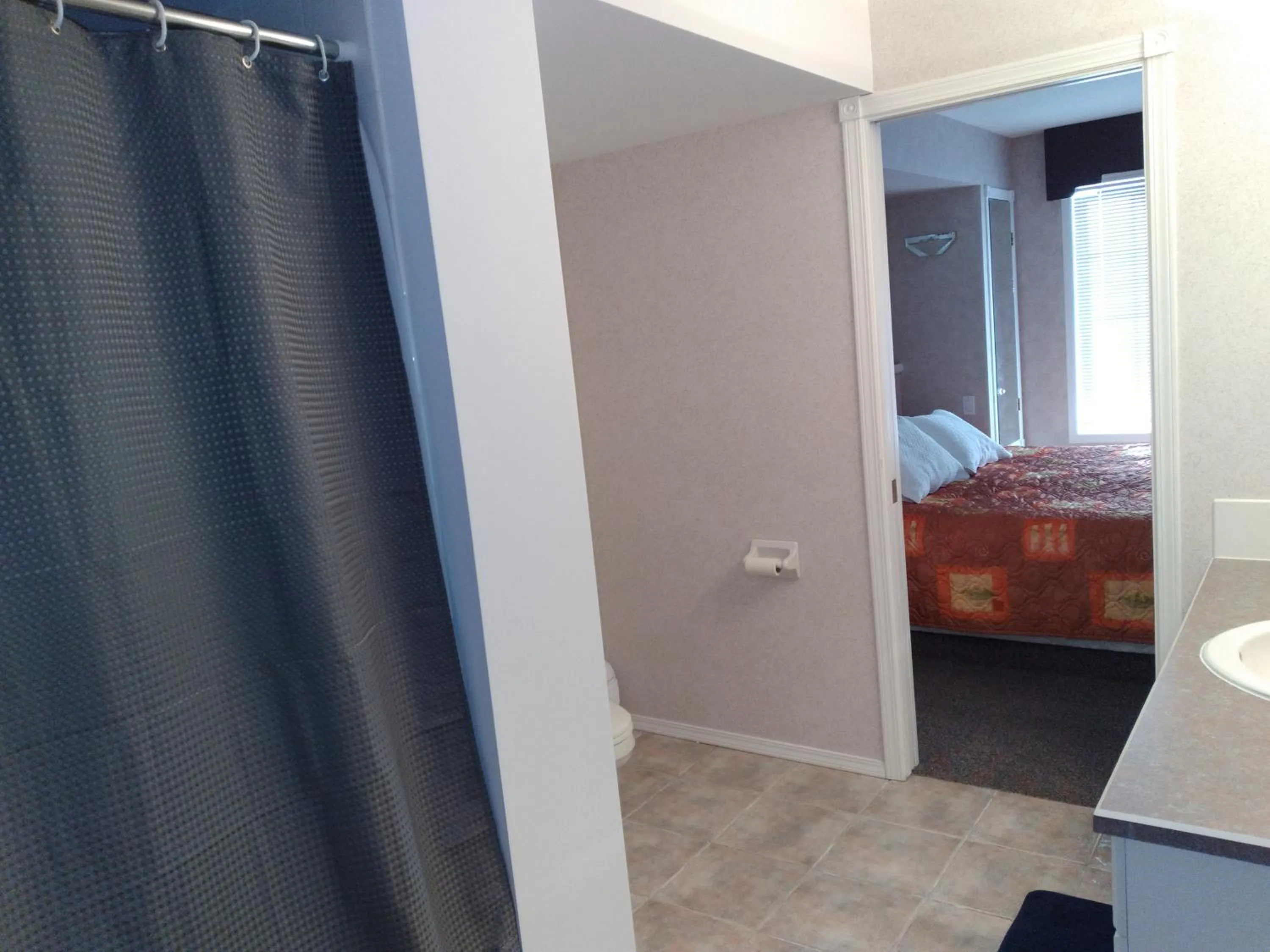 Bed in Fairmont Mountain View Villas