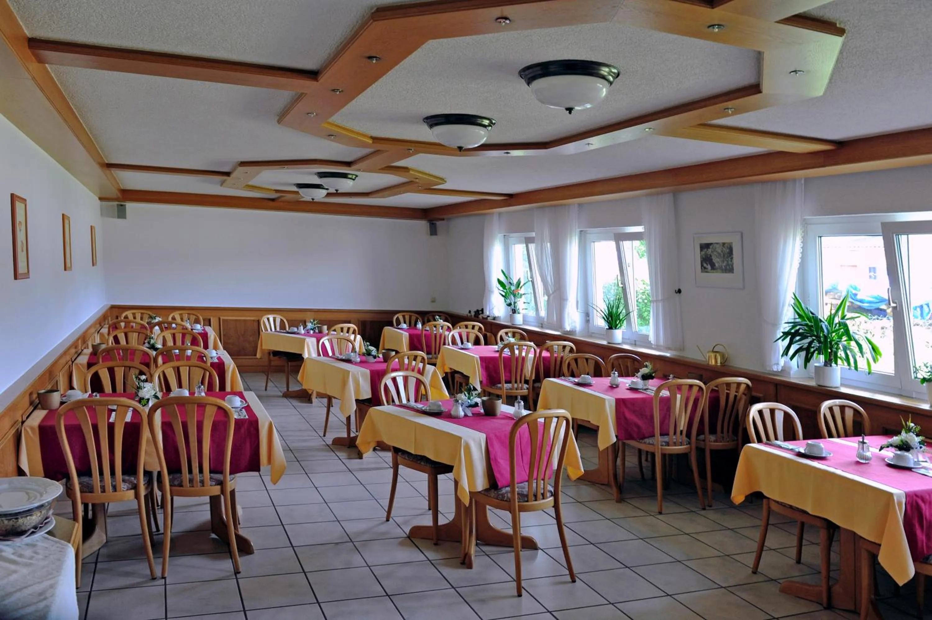 Restaurant/places to eat in Hotel Tannenhof