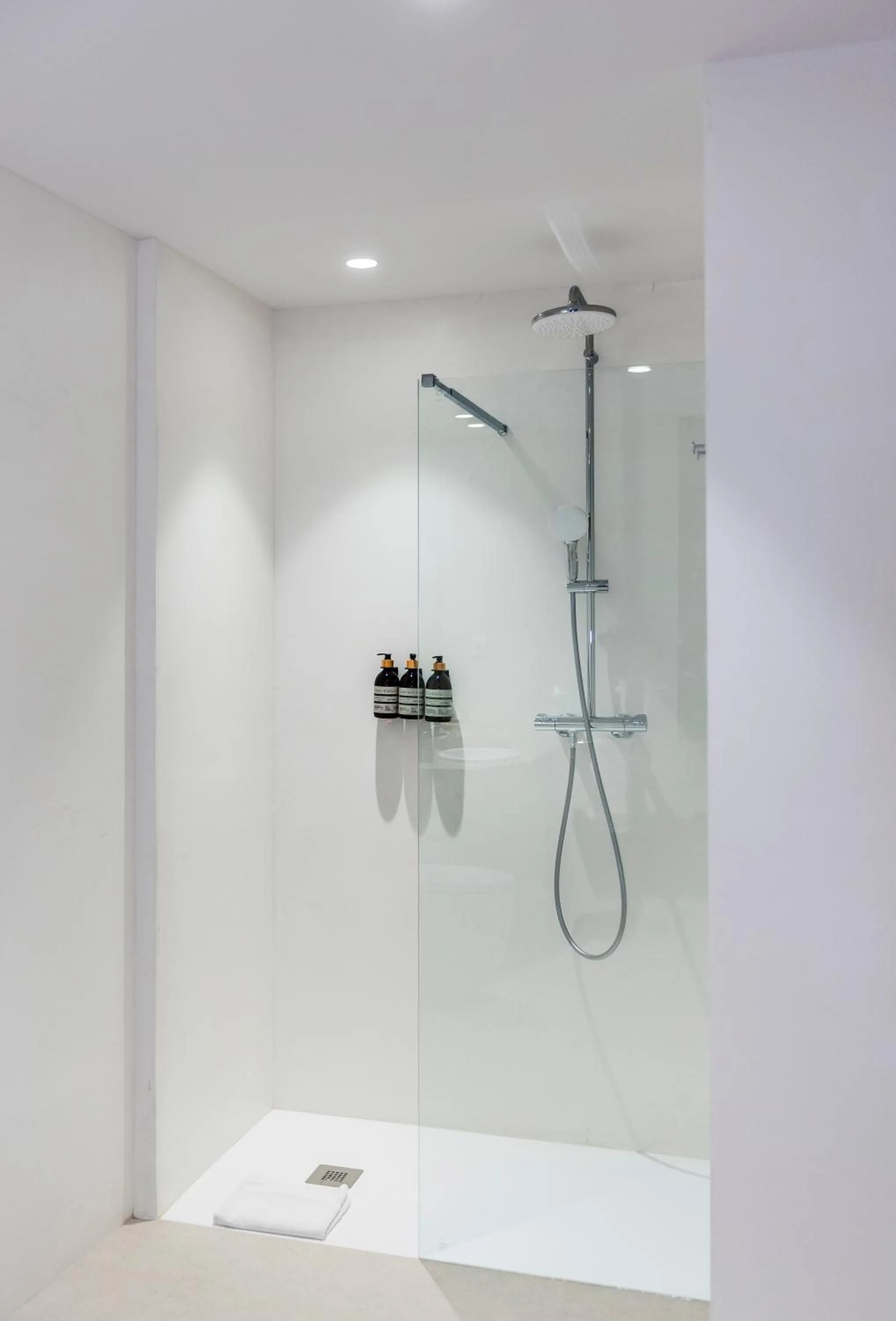 Shower in Hotel California