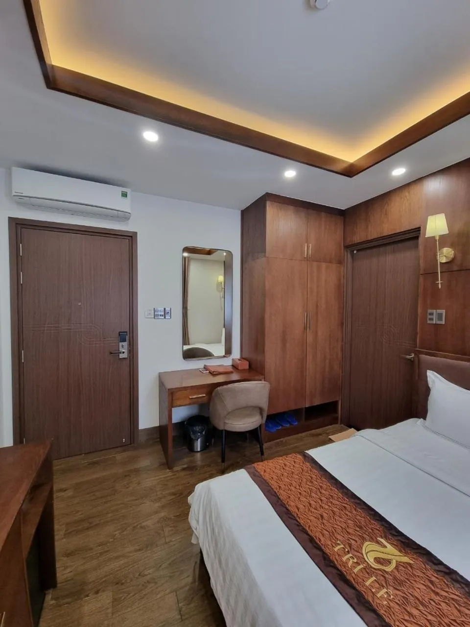 Photo of the whole room, Bed in Hotel Trí Lê