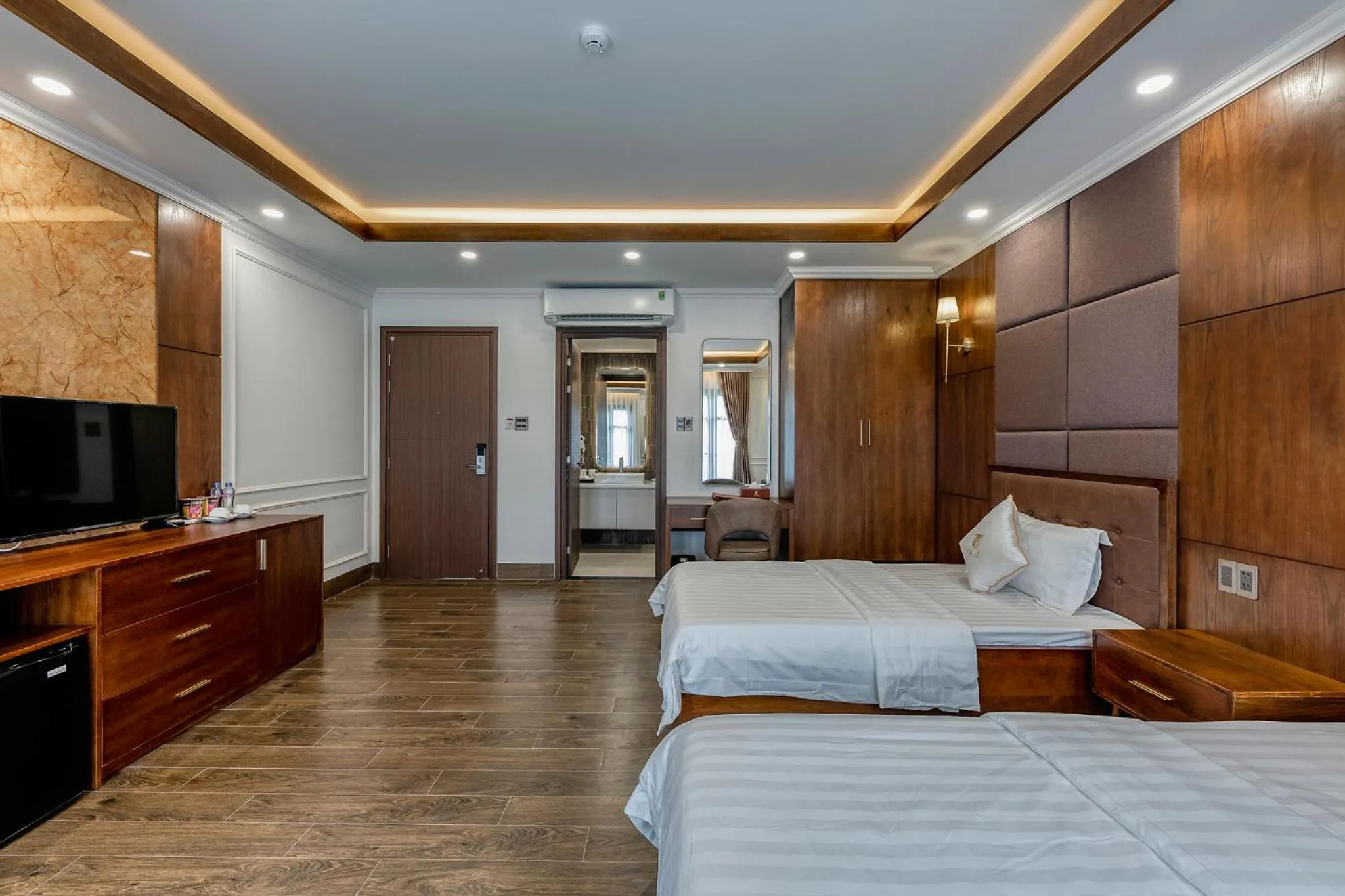 Photo of the whole room, Bed in Hotel Trí Lê