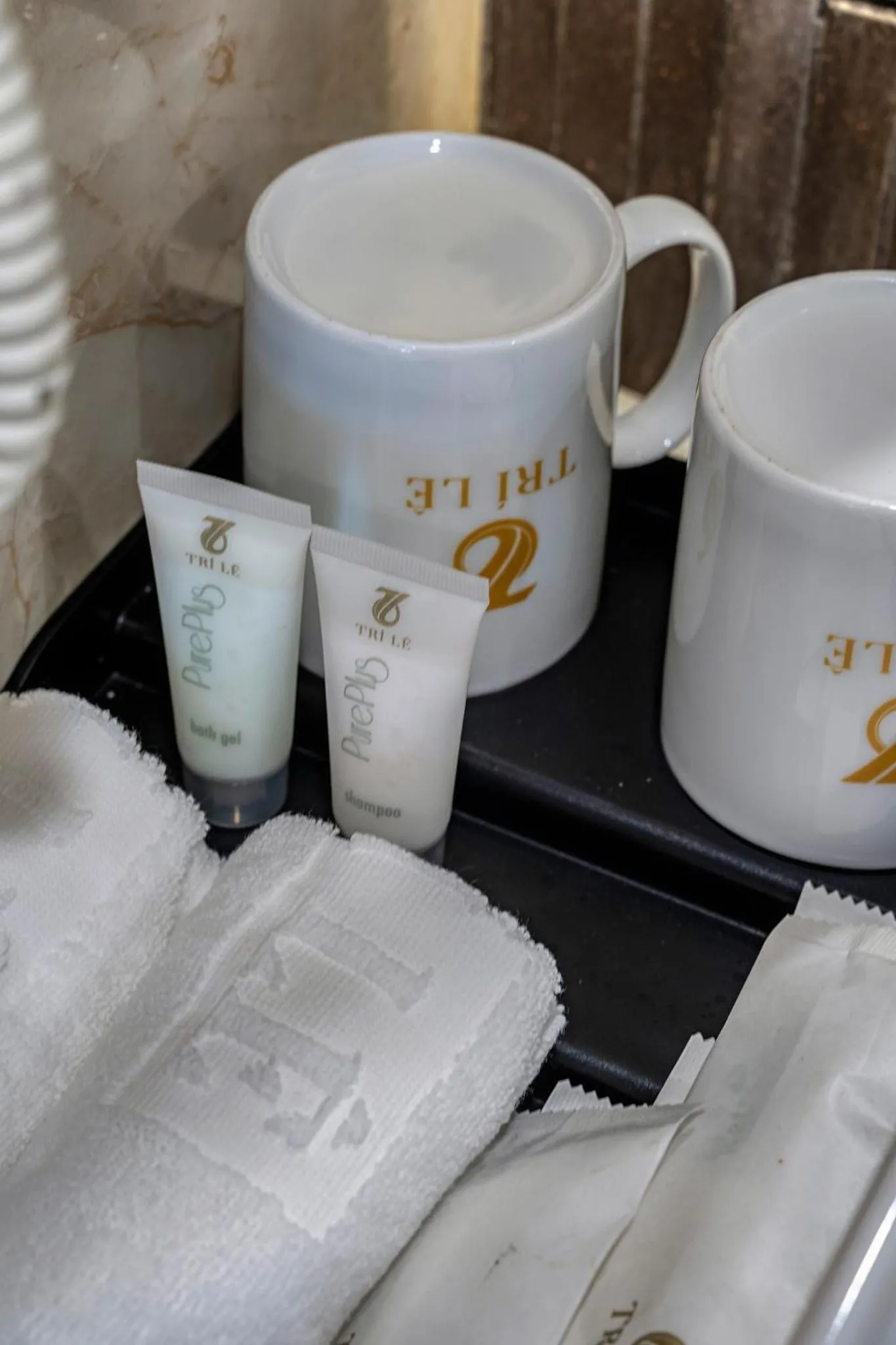 Shower in Hotel Trí Lê