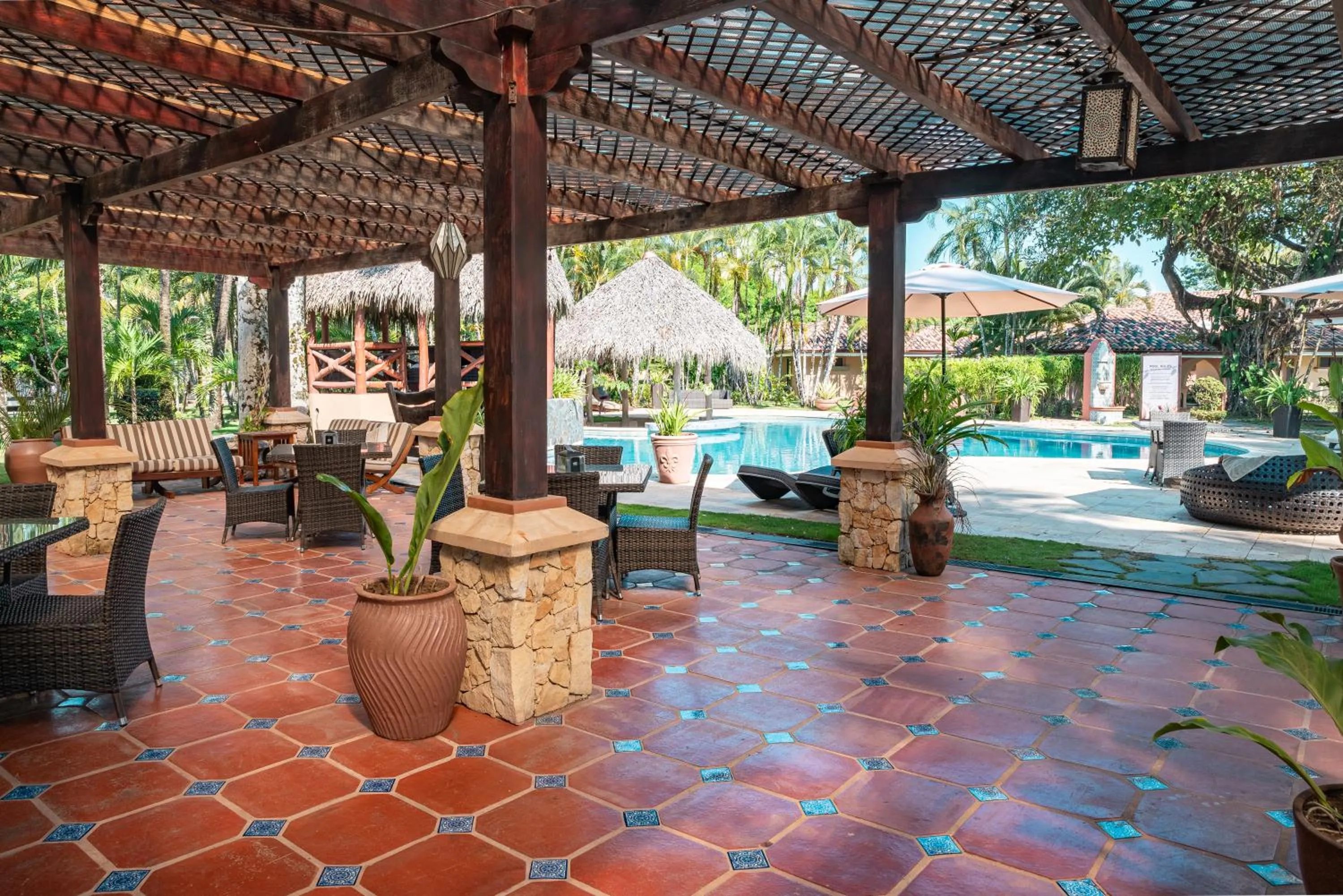 Pool view in Sunset del Mar Beach Resort