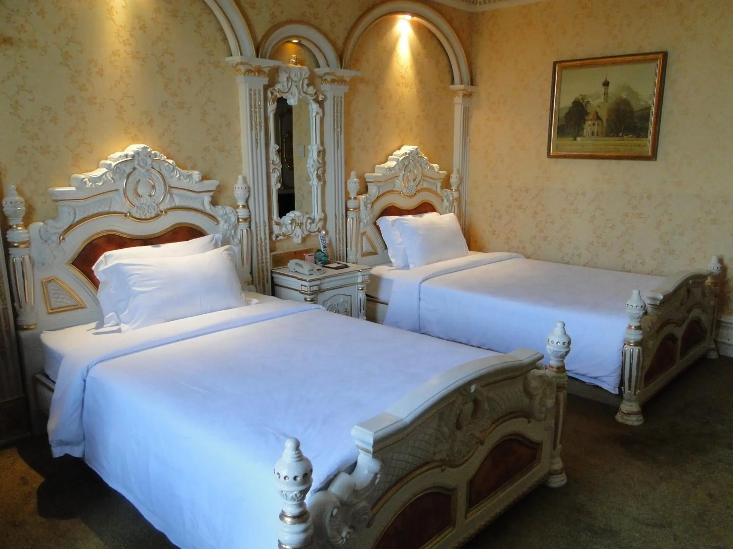 Superior Twin Room - No Window in Nan Yang Royal Hotel Superior Twin Room - No Window in Nan Yang Royal Hotel