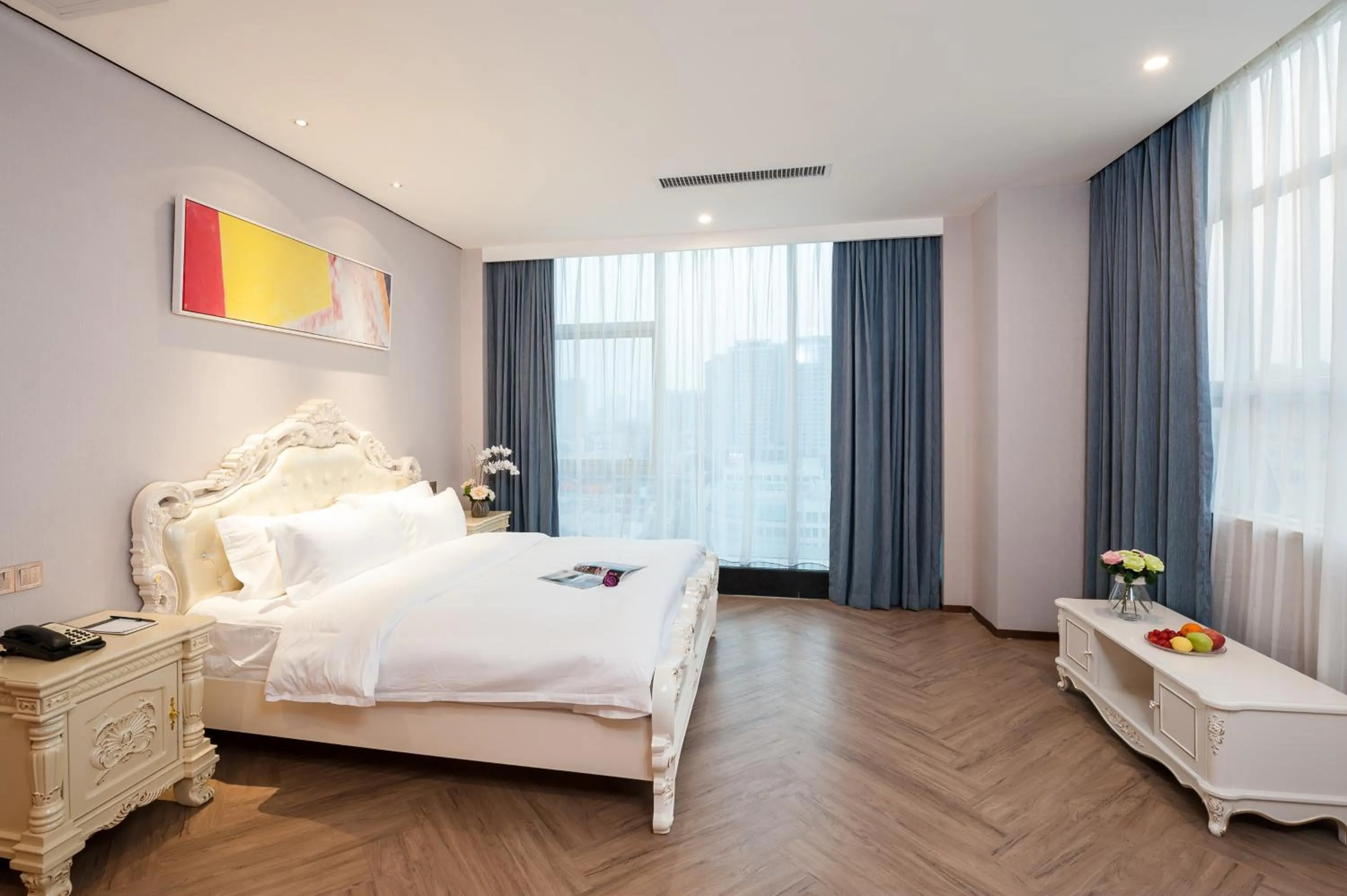 Bed in Nan Yang Royal Hotel