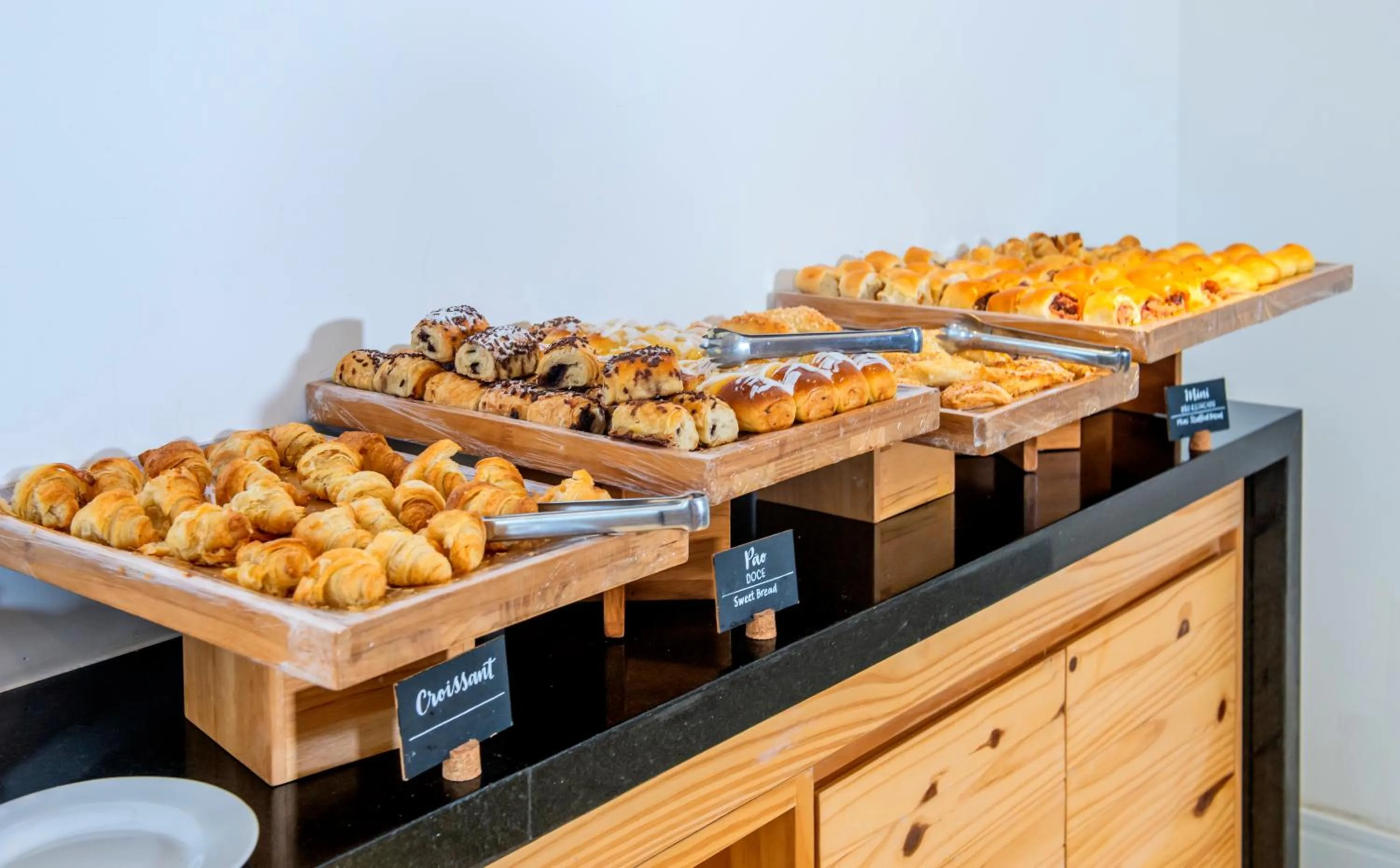 Buffet breakfast in B&B HOTEL Rio de Janeiro Norte