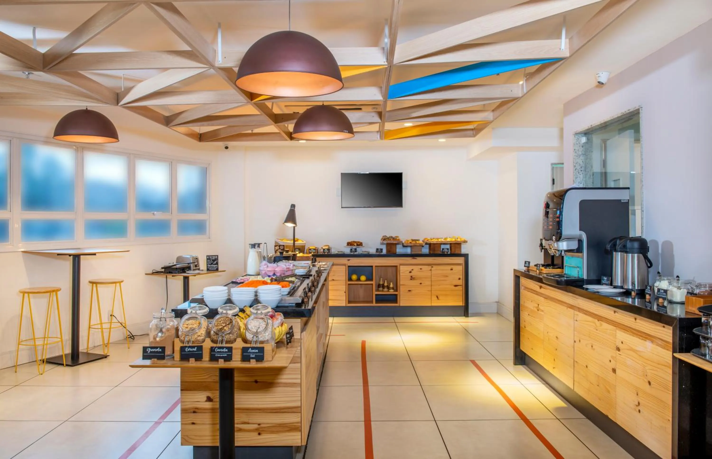 Buffet breakfast in B&B HOTEL Rio de Janeiro Norte