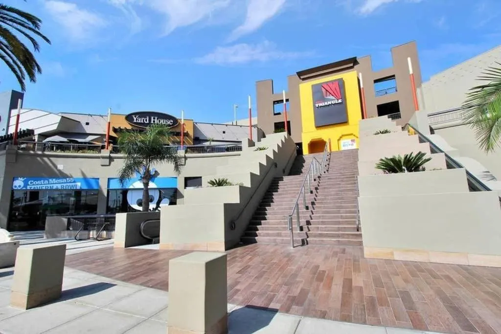 1000#3 Renovated Home by Beach & Sand - AC & More!