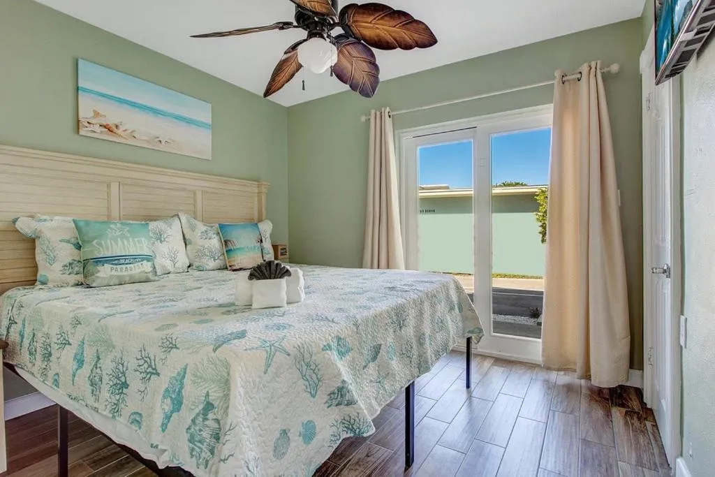 Bed in Five Palms Vacation Rentals- Daily - Weekly - Monthly