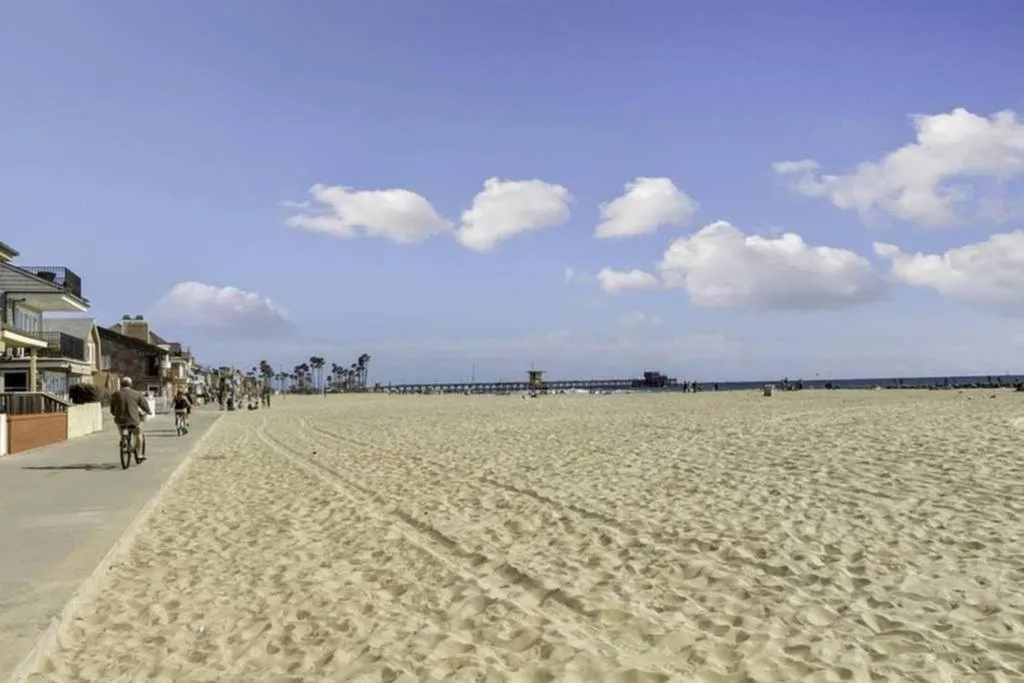 Beach in 1000#5 Premier Modern Home w View, Parking, and AC