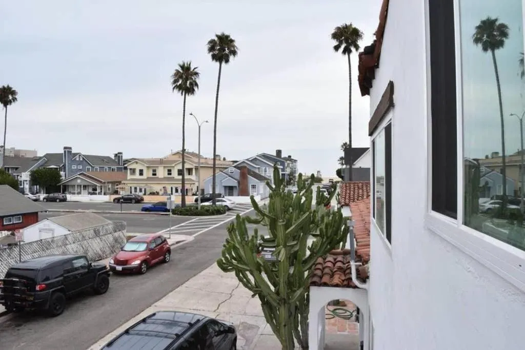 Balcony/Terrace in 1000#5 Premier Modern Home w View, Parking, and AC