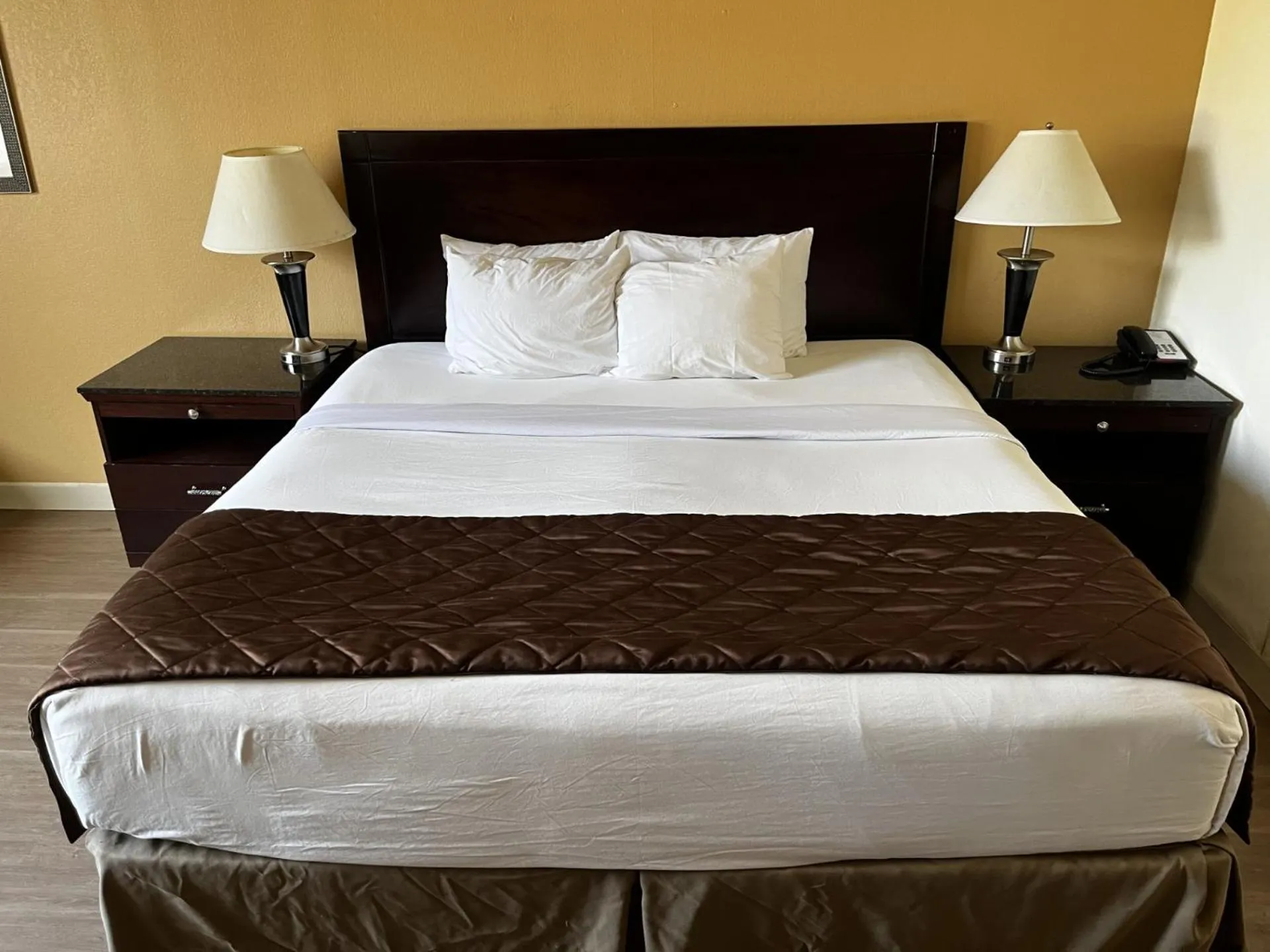 Bedroom, Bed in Budget Inn Laramie