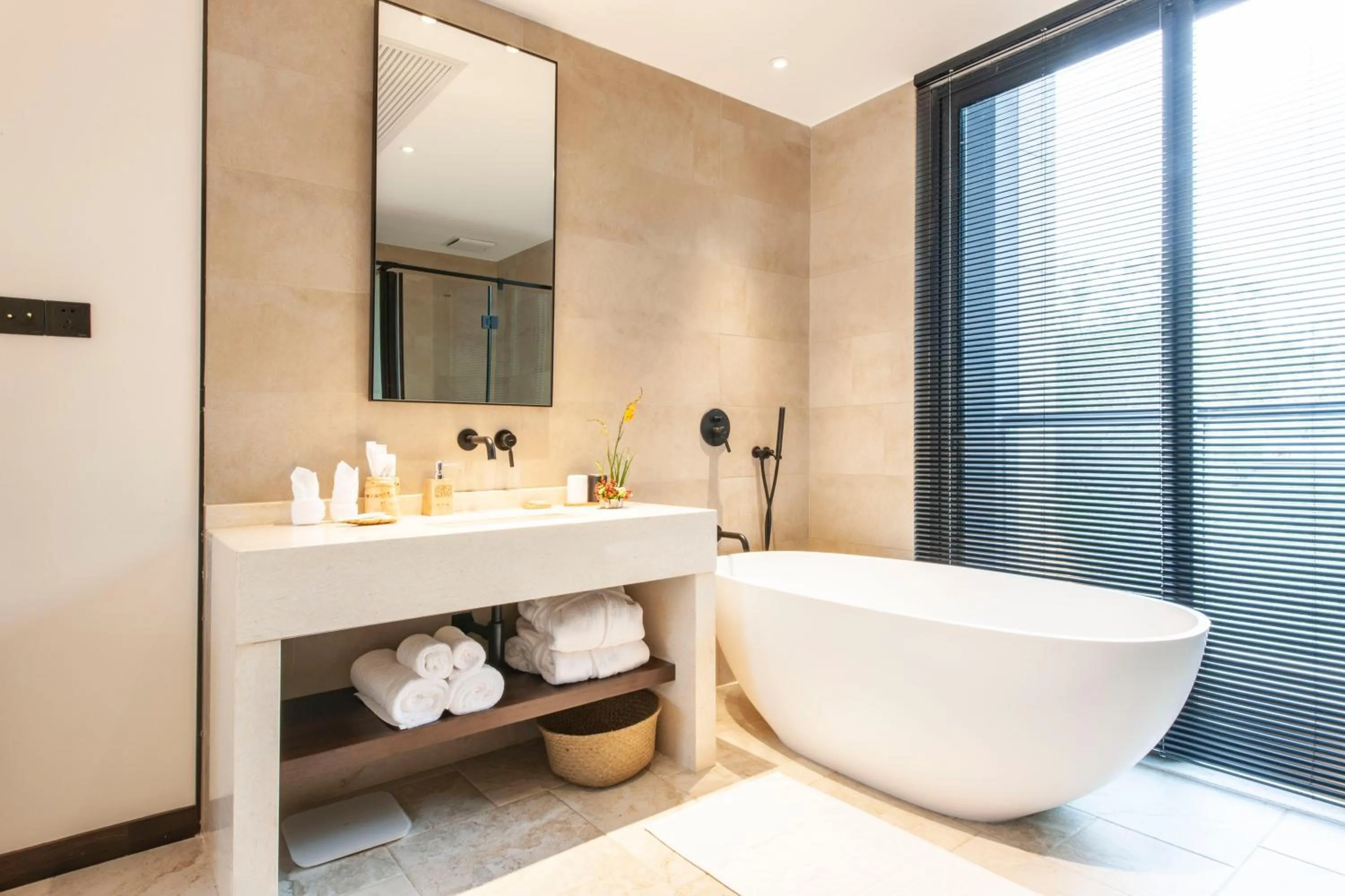 Bath in SSAW Boutique Hotel Hangzhou Liangyun