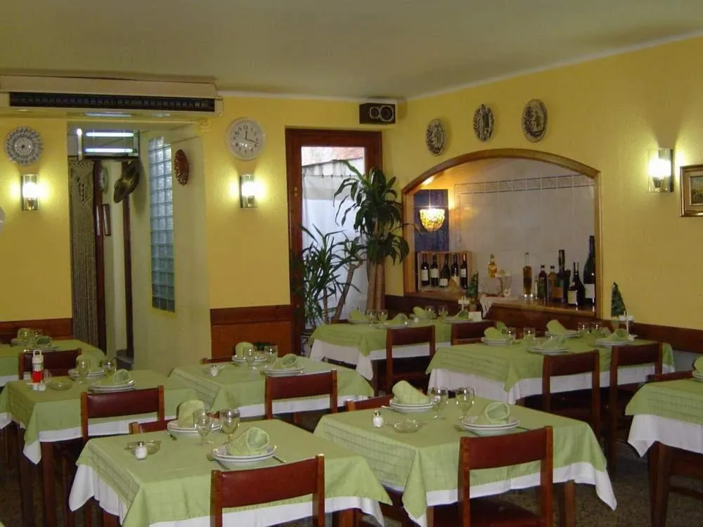 Restaurant/places to eat in Turó de L´Home