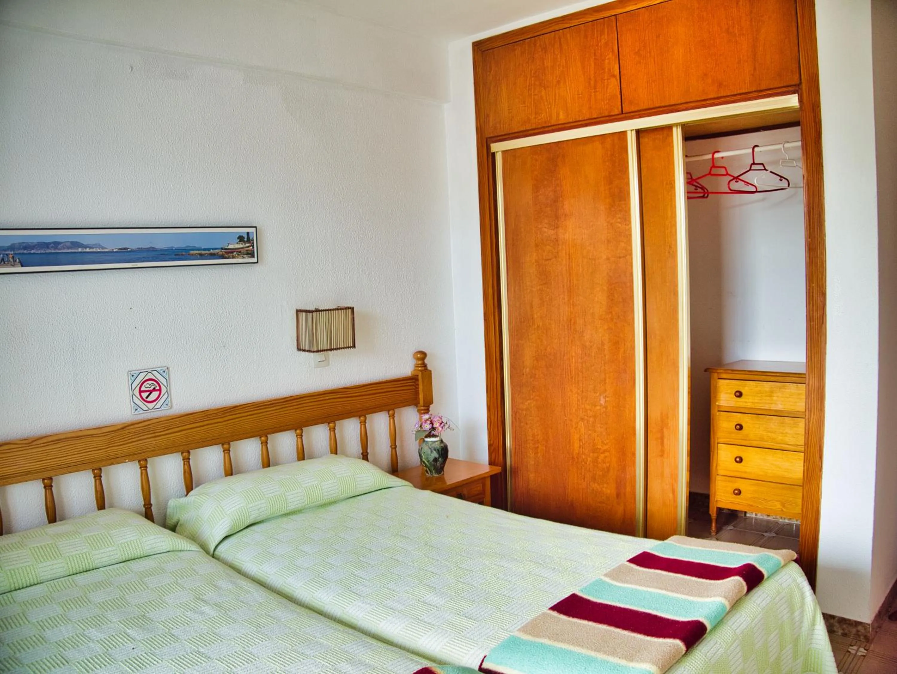 Photo of the whole room, Bed in Bonaire Paguera