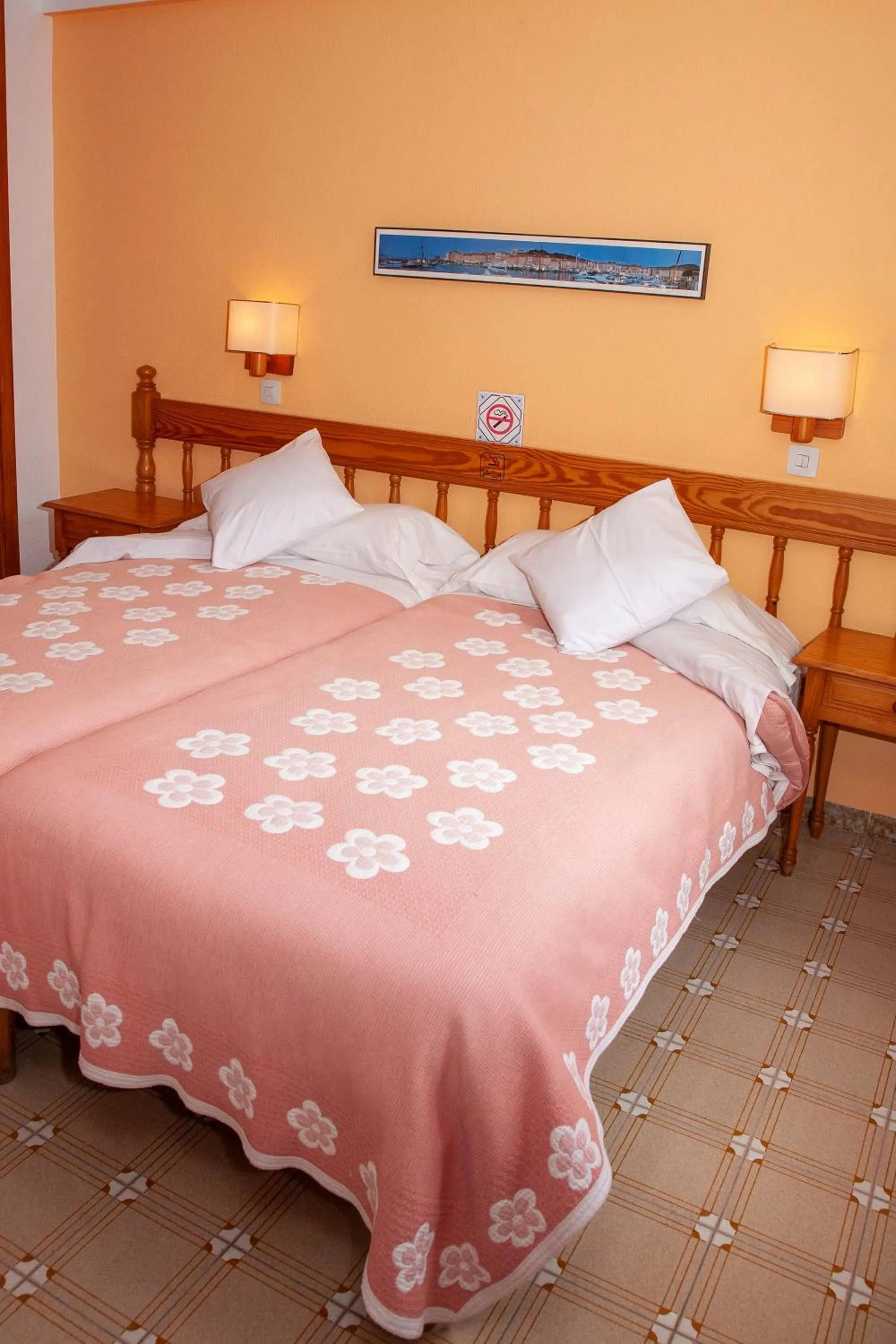 Bedroom, Bed in Bonaire Paguera