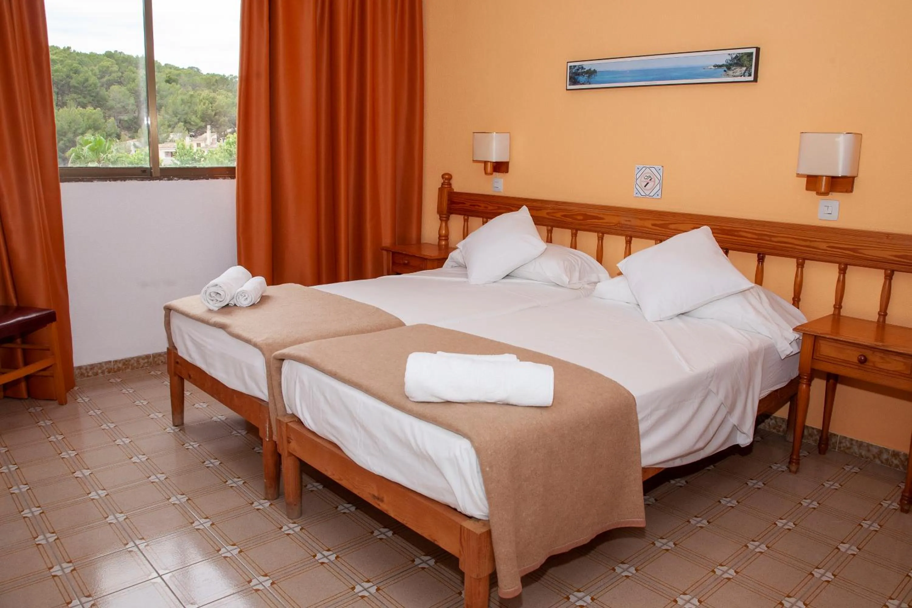 Bedroom, Bed in Bonaire Paguera