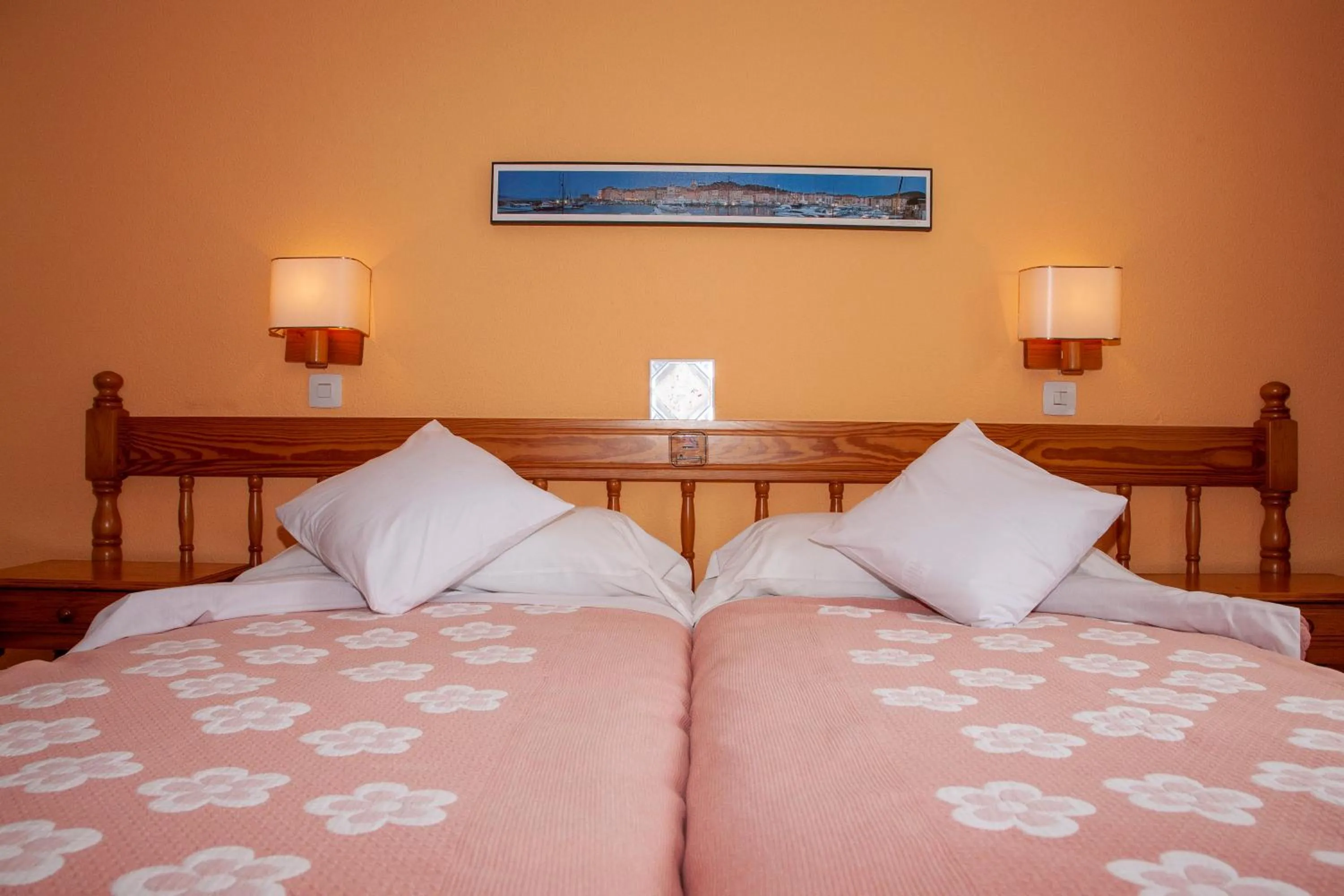 Bedroom, Bed in Bonaire Paguera