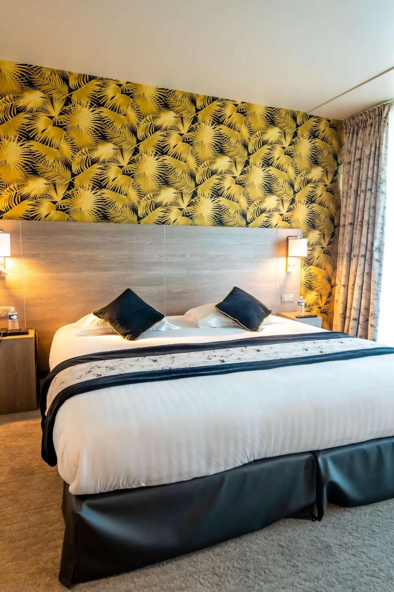 Bedroom, Bed in Brit Hotel Eden SPA Honfleur