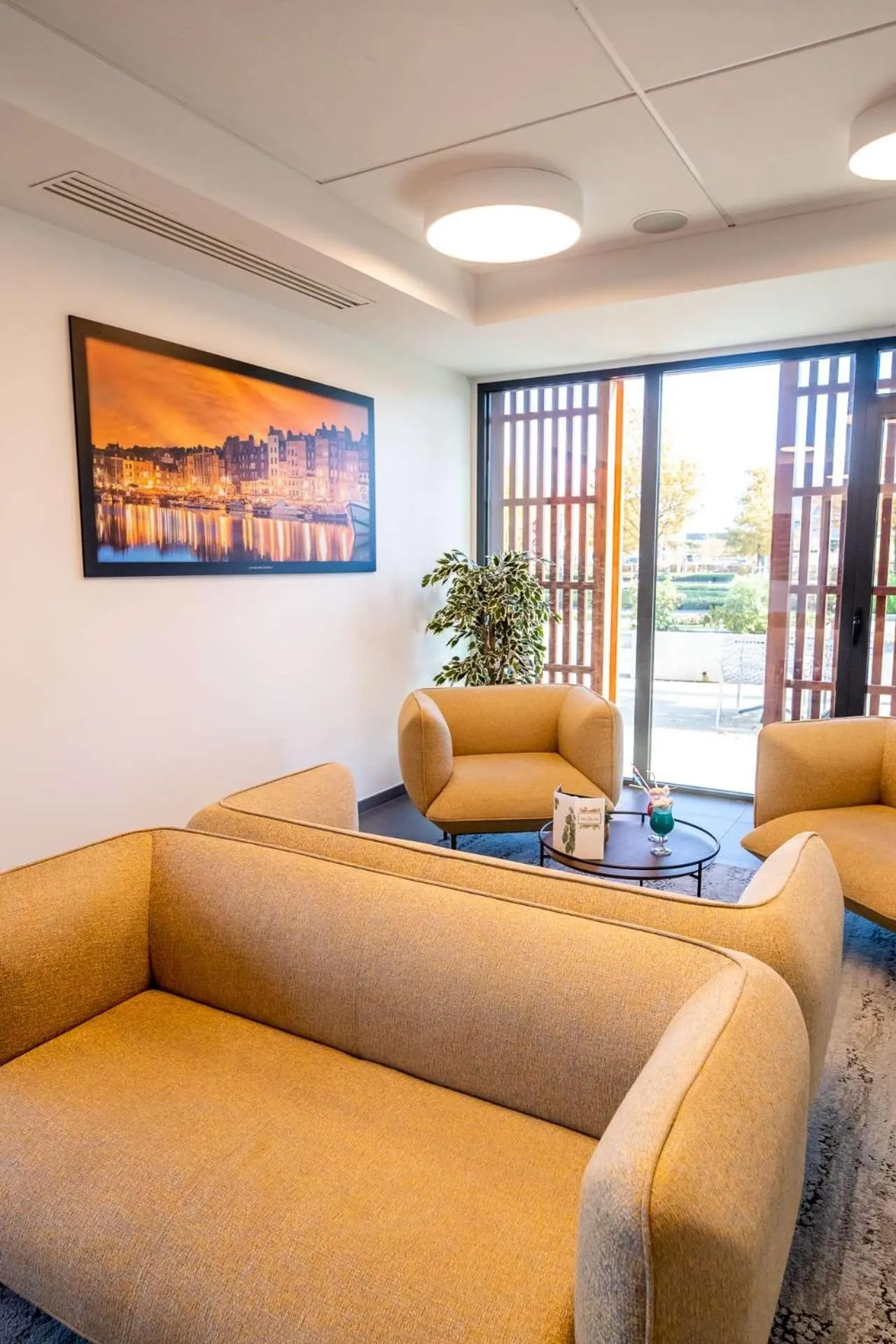 Lobby or reception in Brit Hotel Eden SPA Honfleur