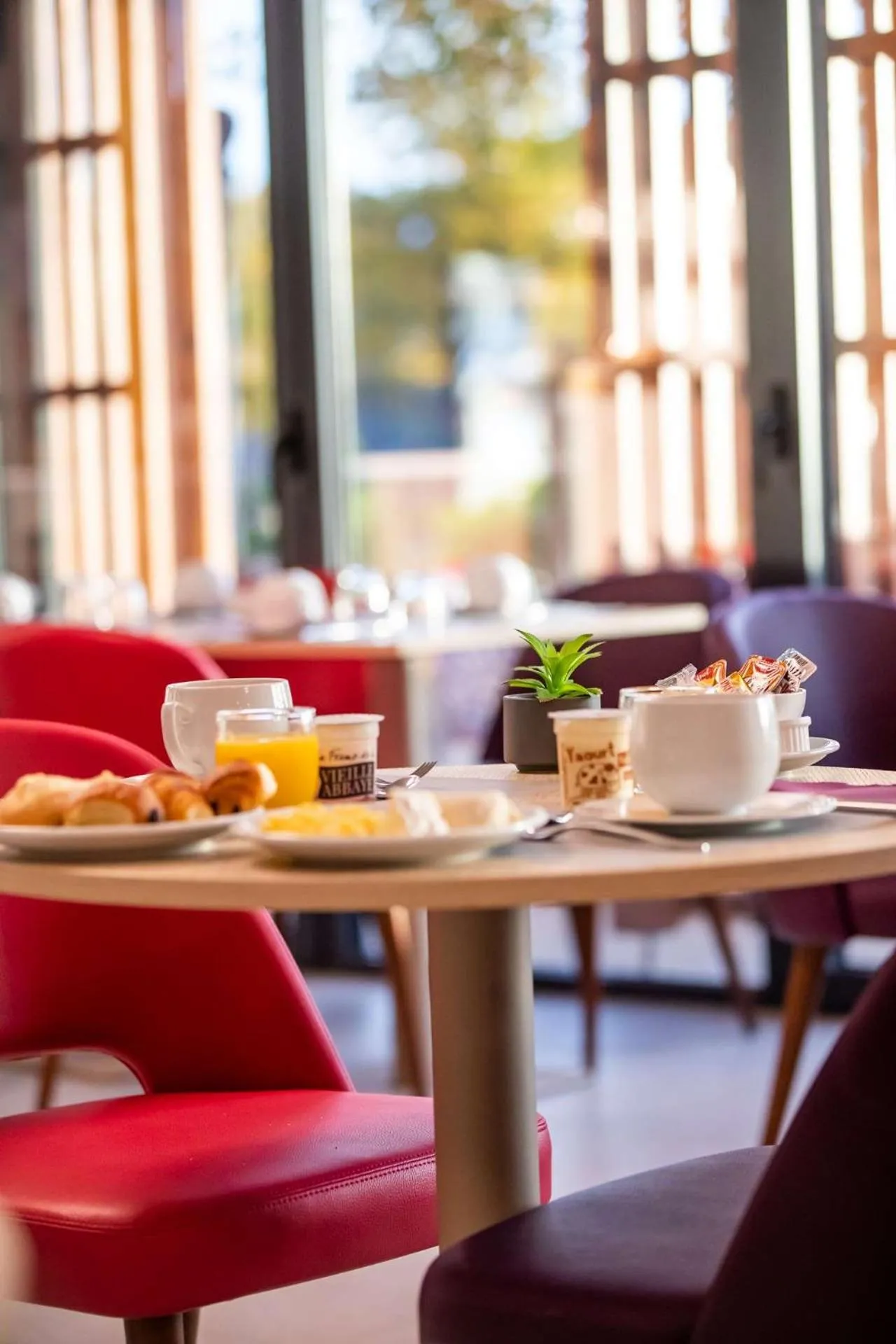 Breakfast in Brit Hotel Eden SPA Honfleur