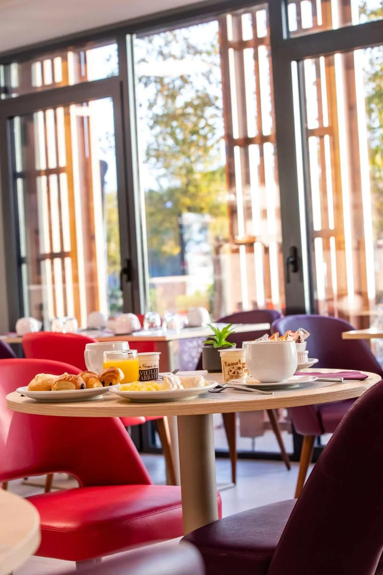 Breakfast in Brit Hotel Eden SPA Honfleur