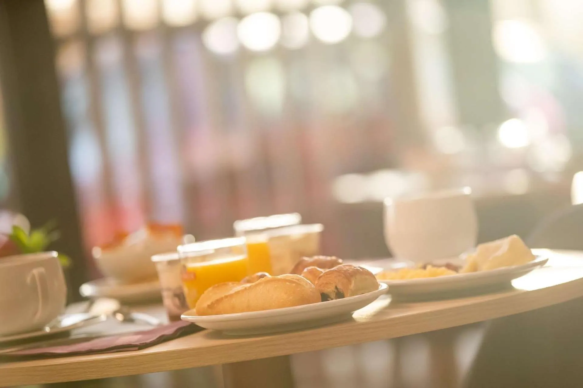 Breakfast in Brit Hotel Eden SPA Honfleur