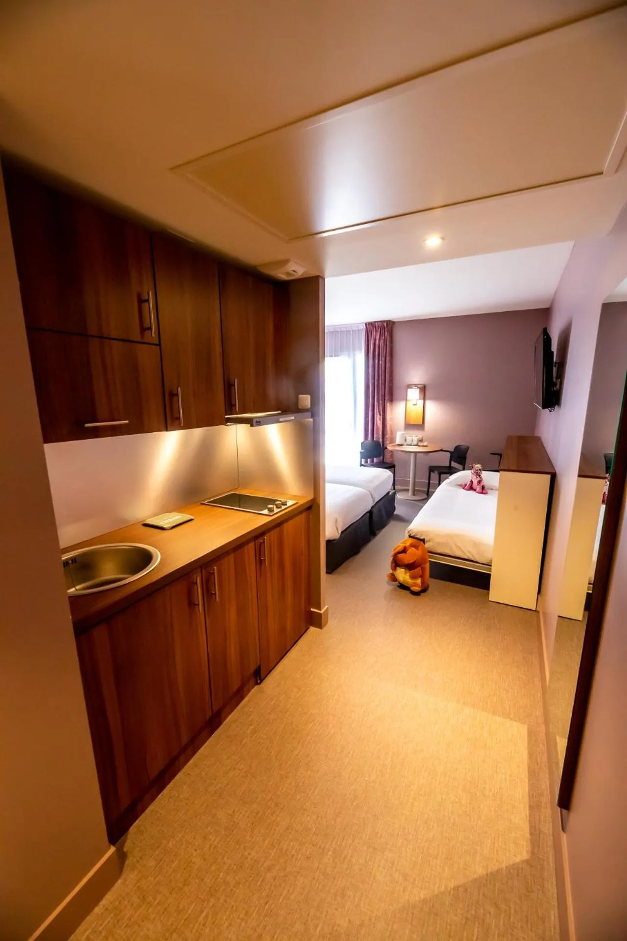 Kitchen or kitchenette, Bed in Best Western Eden SPA