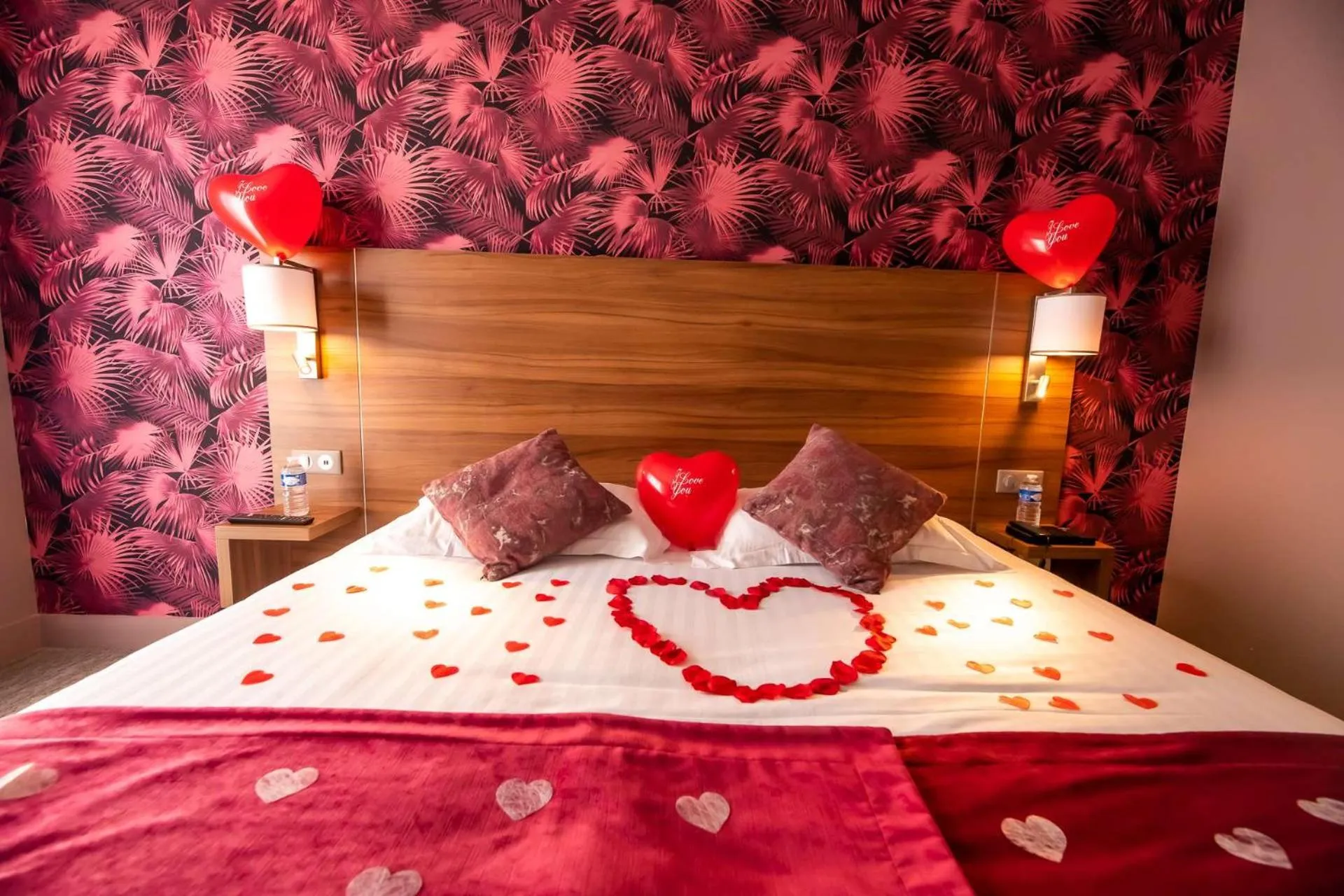 Bedroom, Bed in Brit Hotel Eden SPA Honfleur