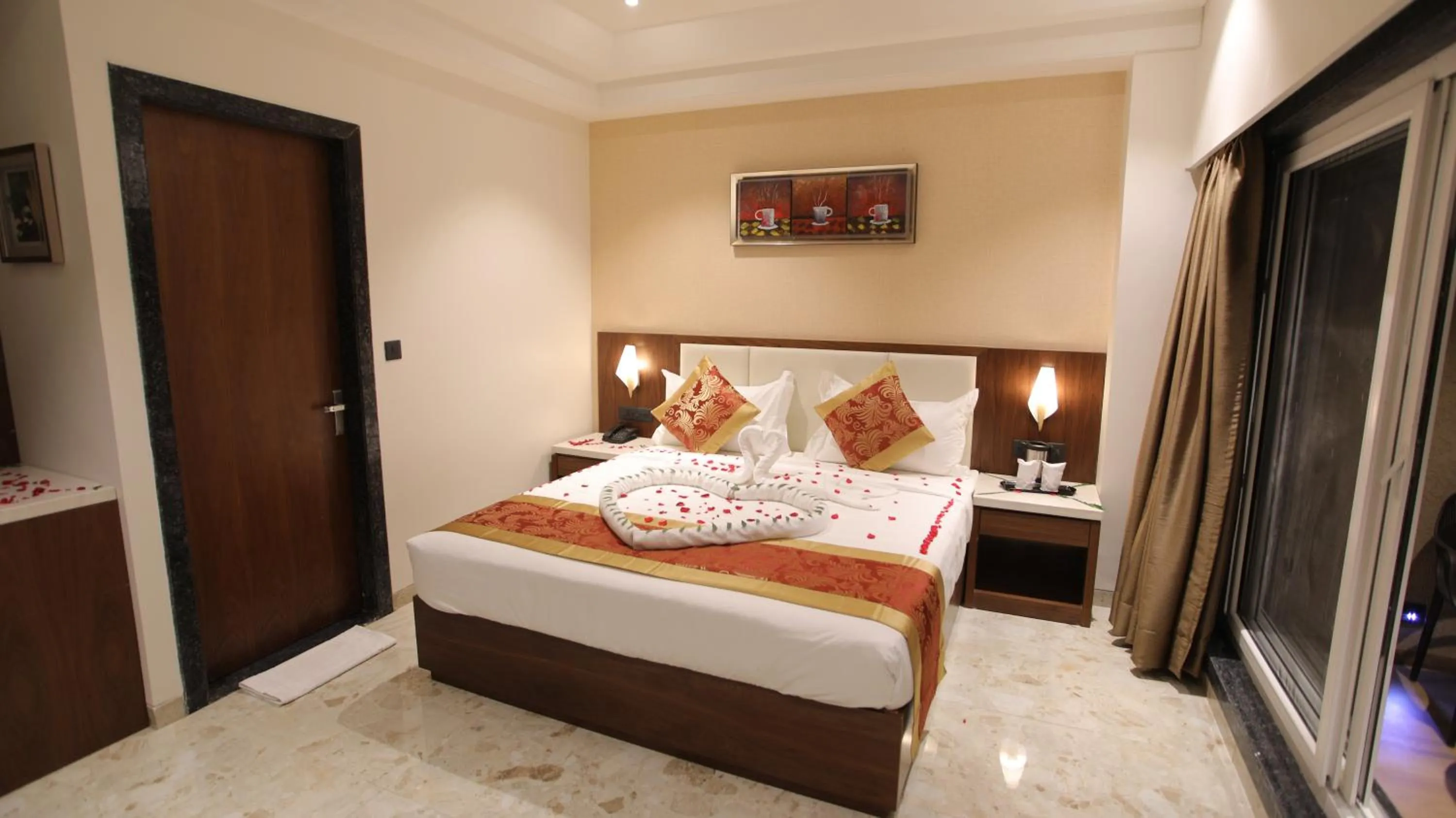 Bed in Hotel The Grand Chittor, Chittorgarh