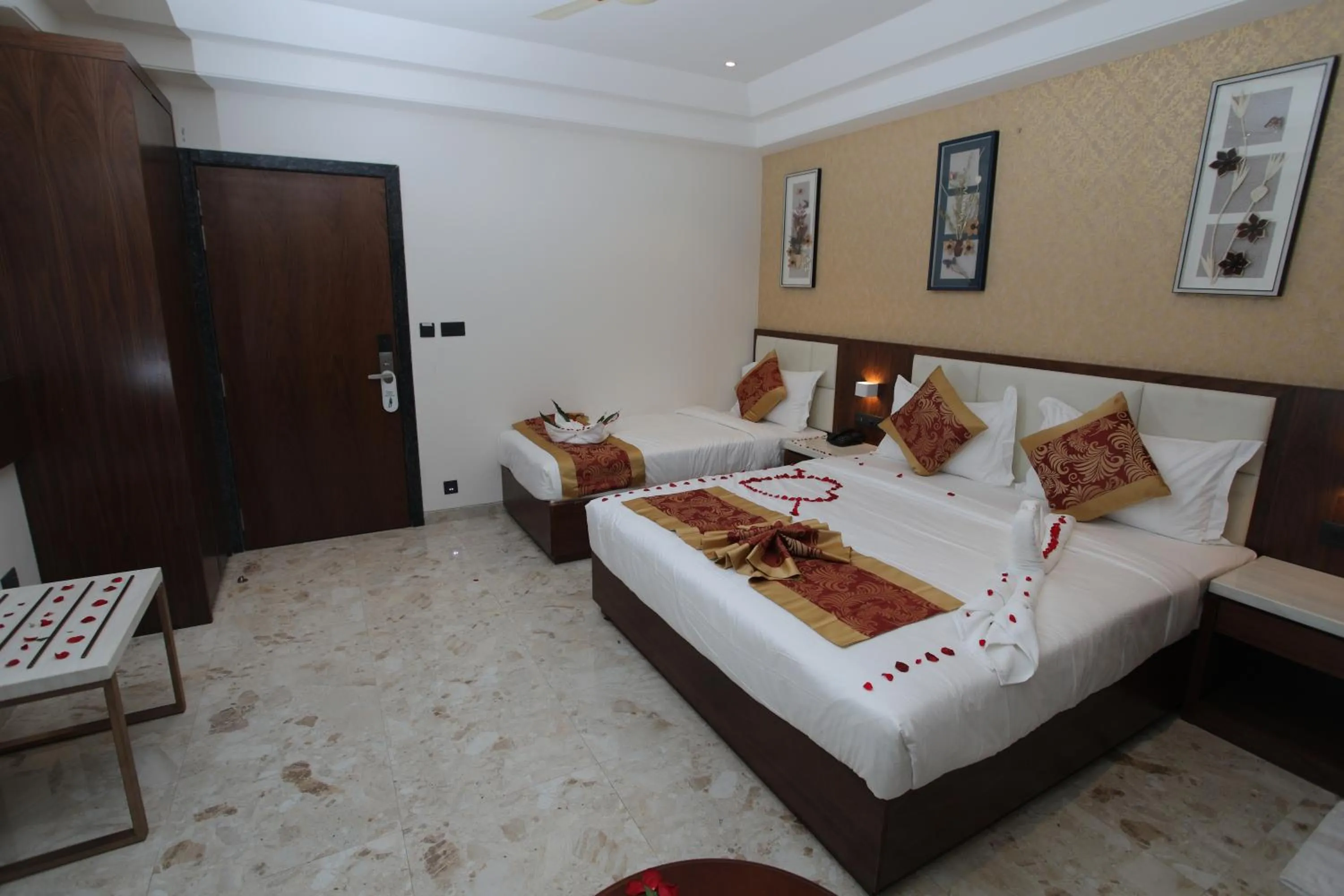 Bed in Hotel The Grand Chittor, Chittorgarh