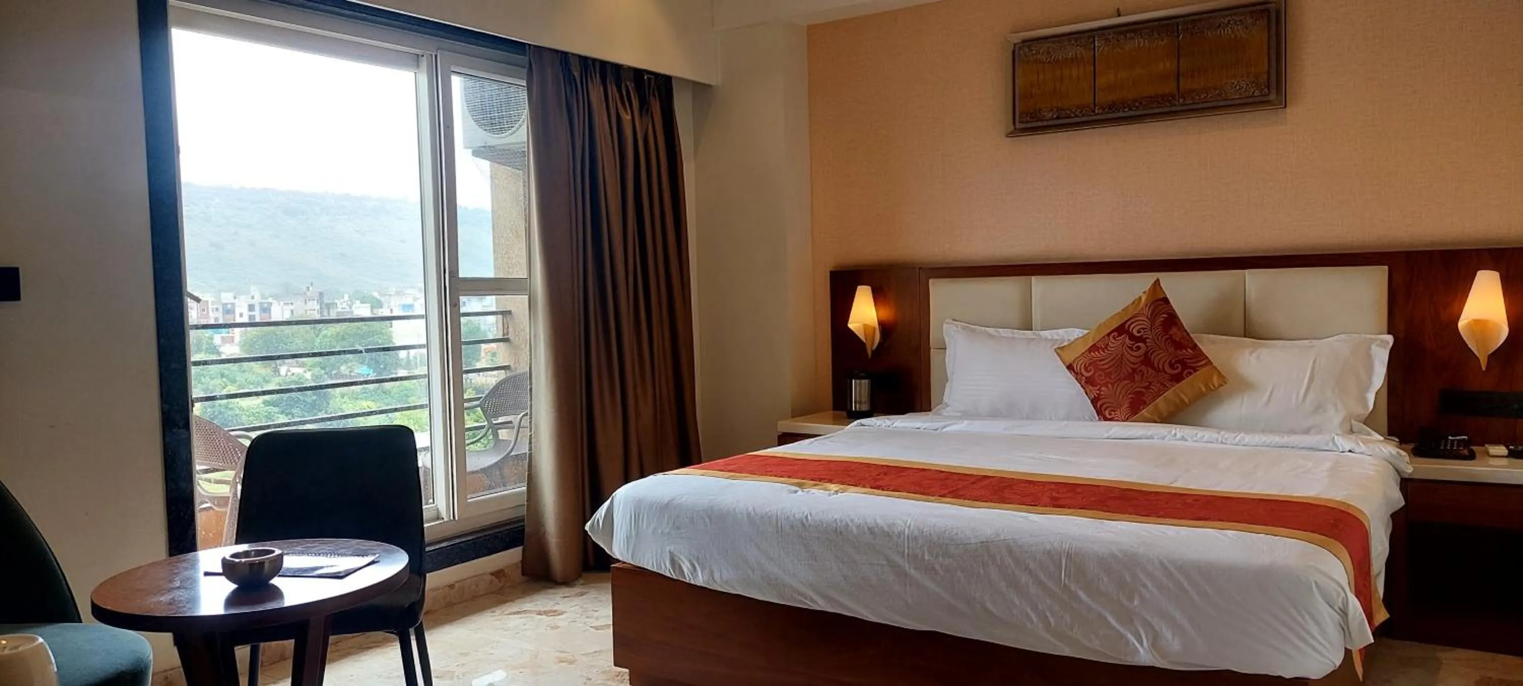 Bed in Hotel The Grand Chittor, Chittorgarh