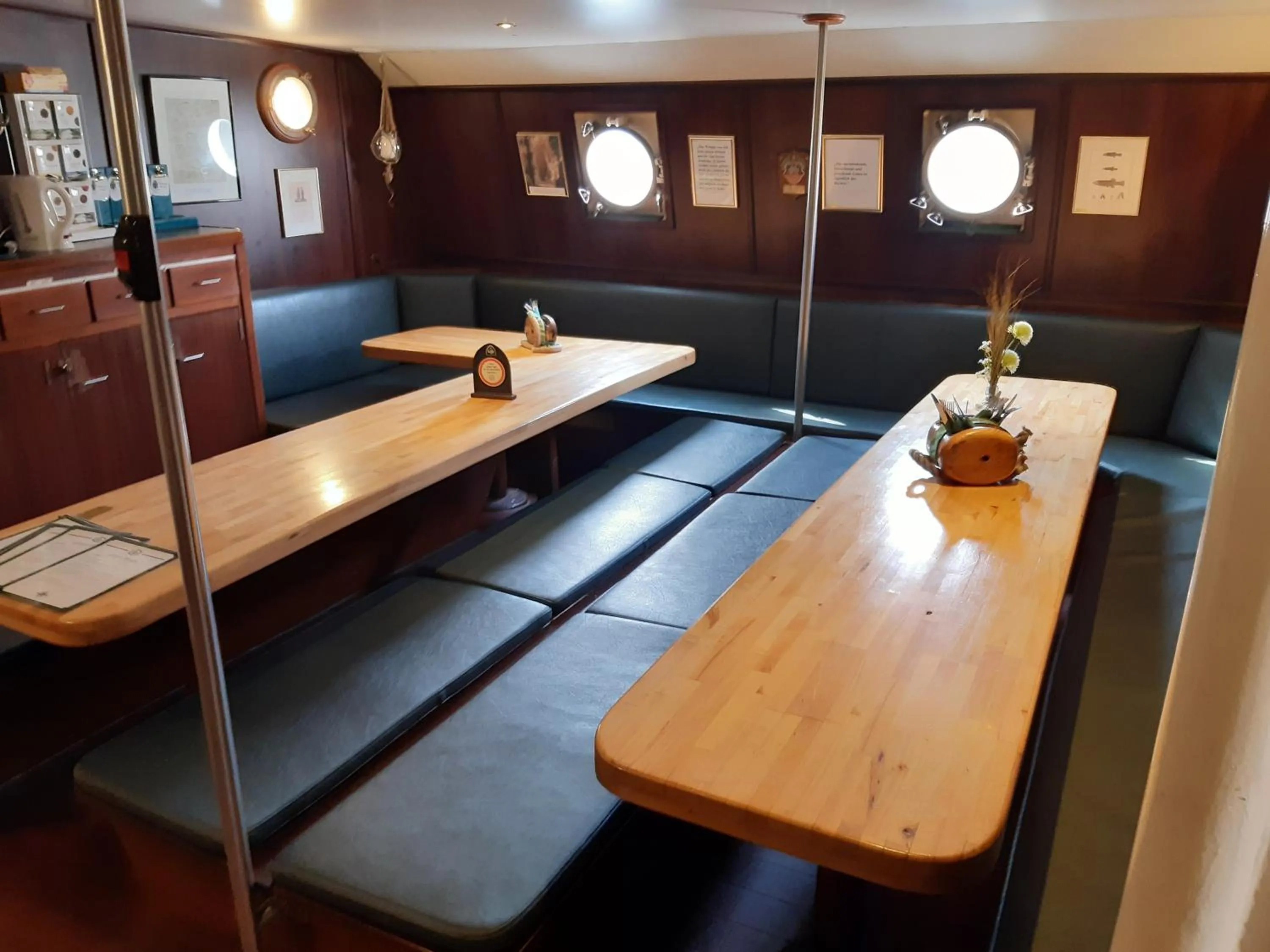 Restaurant/places to eat in Alexander von Humboldt - Das Schiff