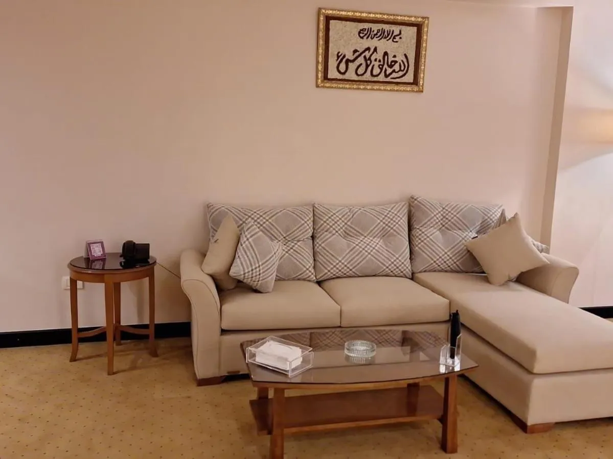 Paradise Home City Stars