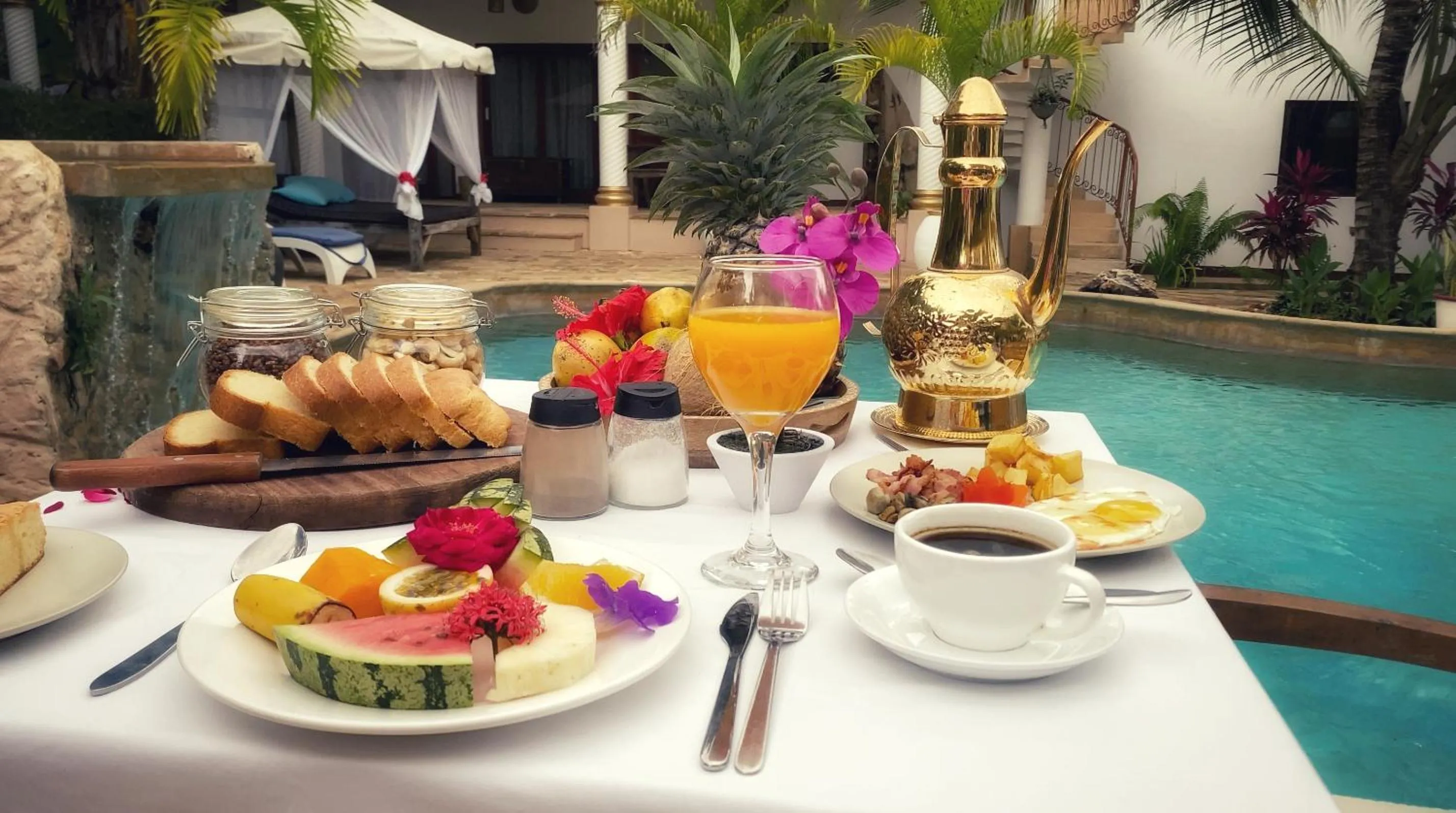 Swimming pool in Kibanda Natural Kendwa Villa