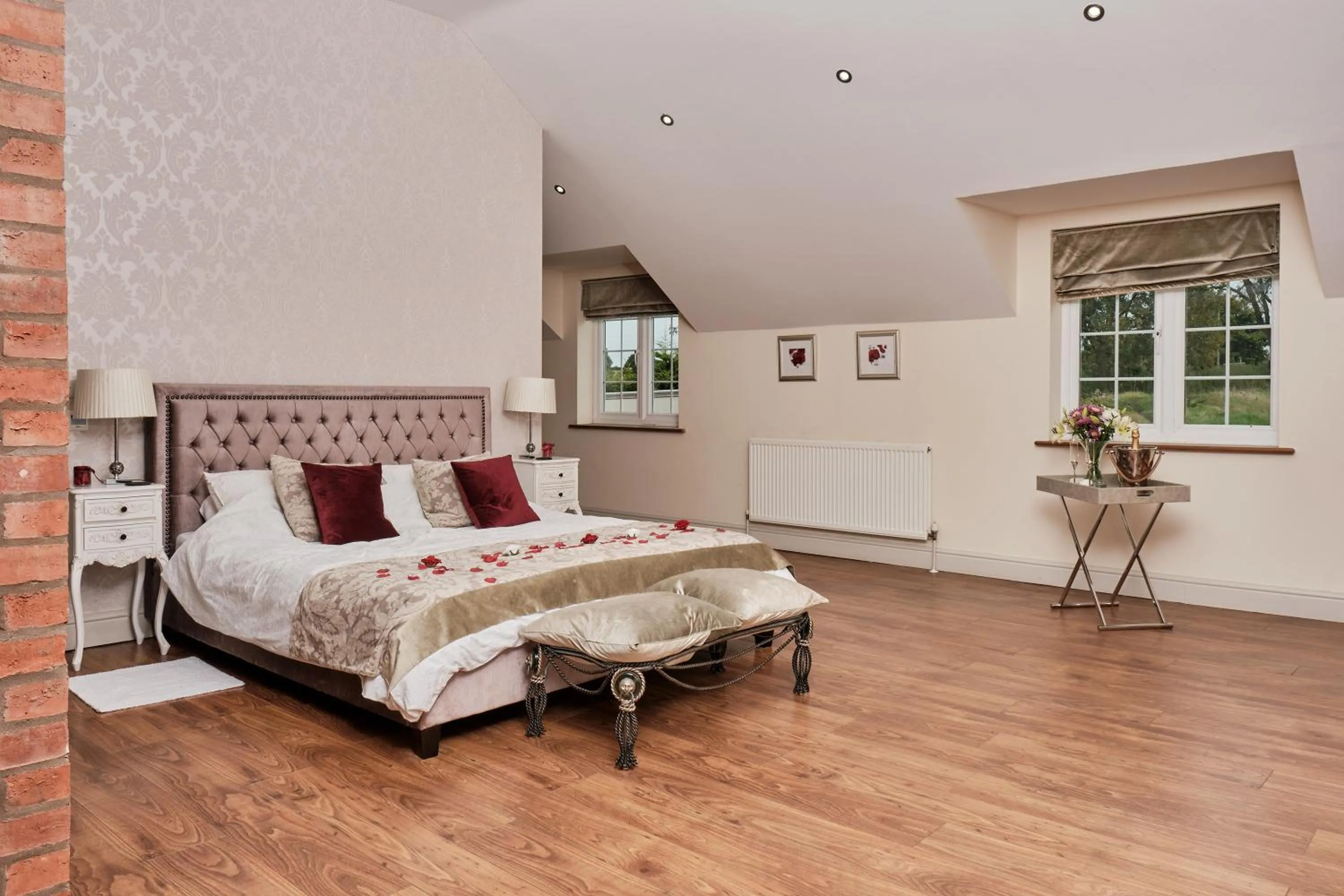 Bedroom, Bed in Bridge House Barn