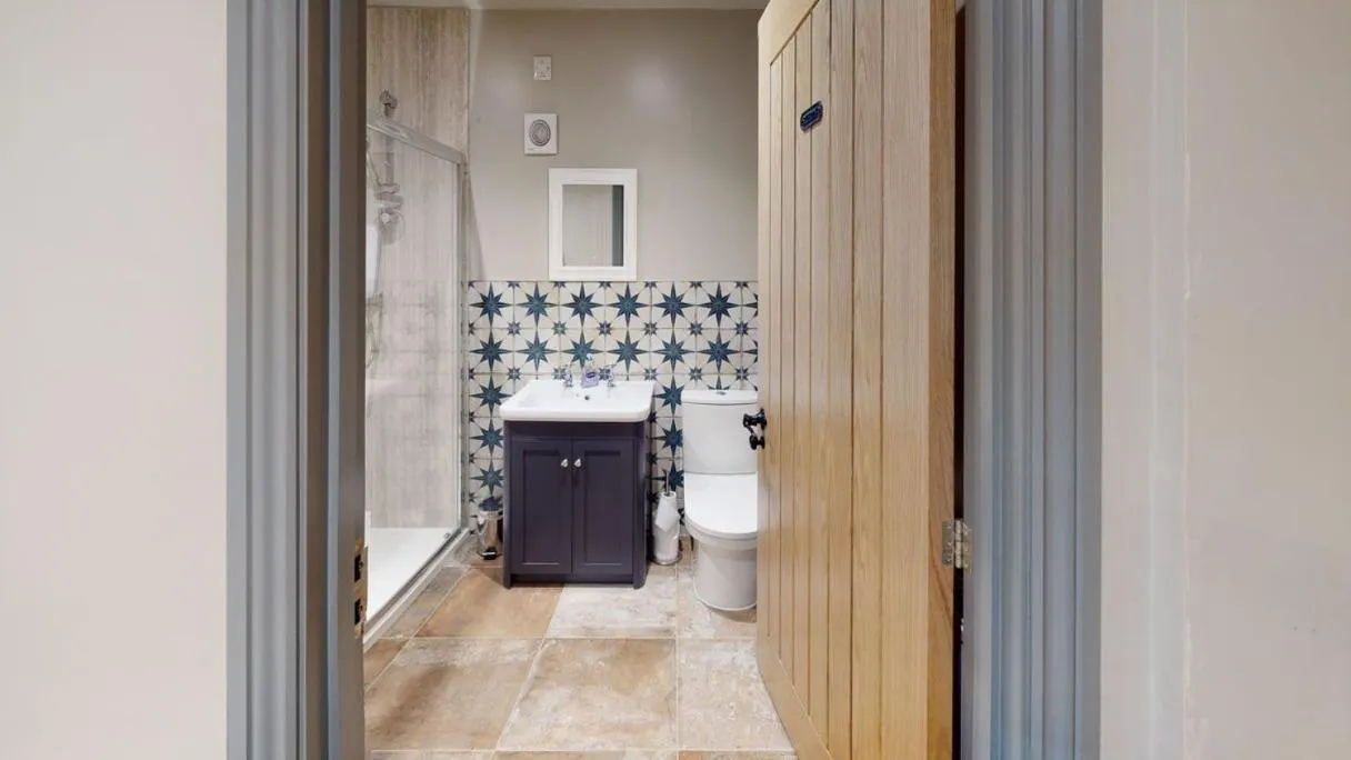Bathroom in Bridge House Barn