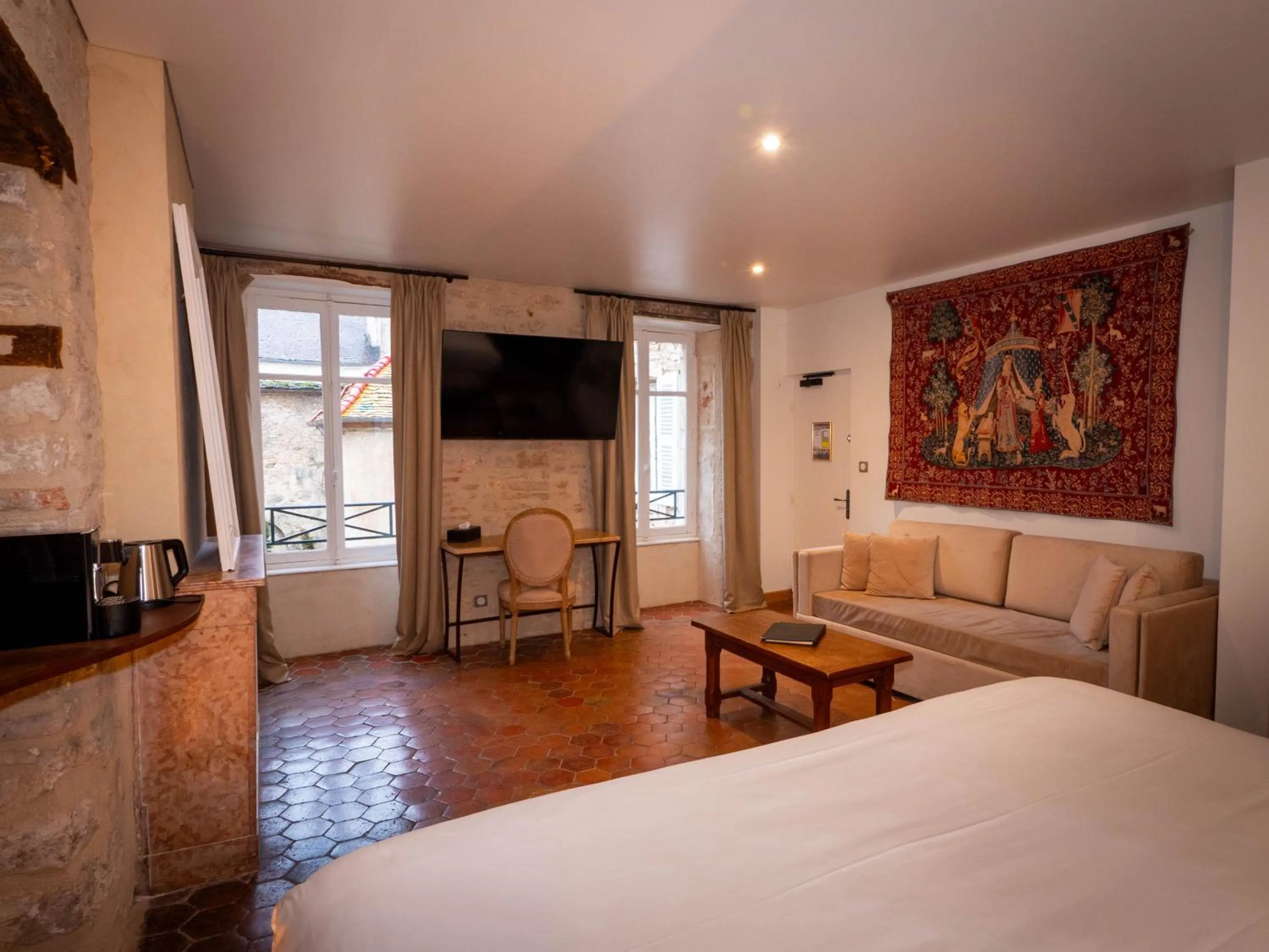 Bed in Les Remparts Hôtels et Demeures Historiques