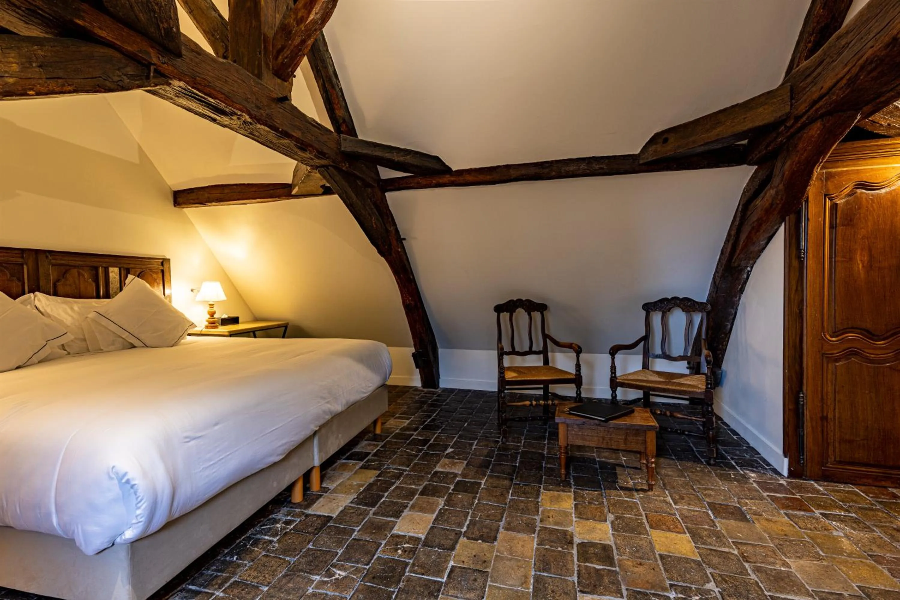 City view, Bed in Les Remparts Hôtels et Demeures Historiques